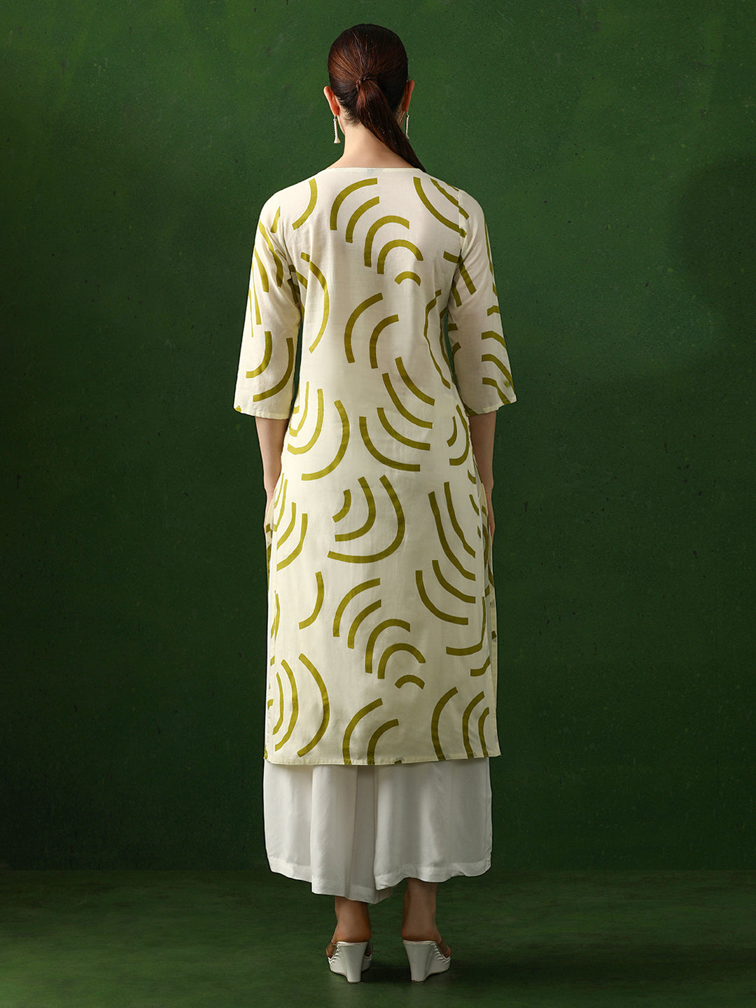 Leheriya Embroidered Straight Pure Cotton Kurta