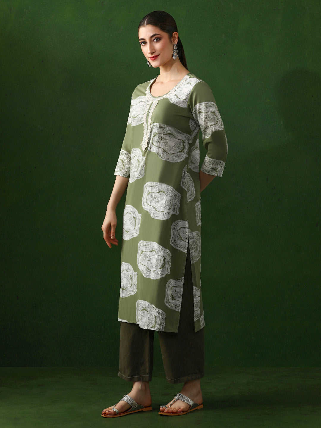Floral Embroidered Straight Pure Cotton Kurta