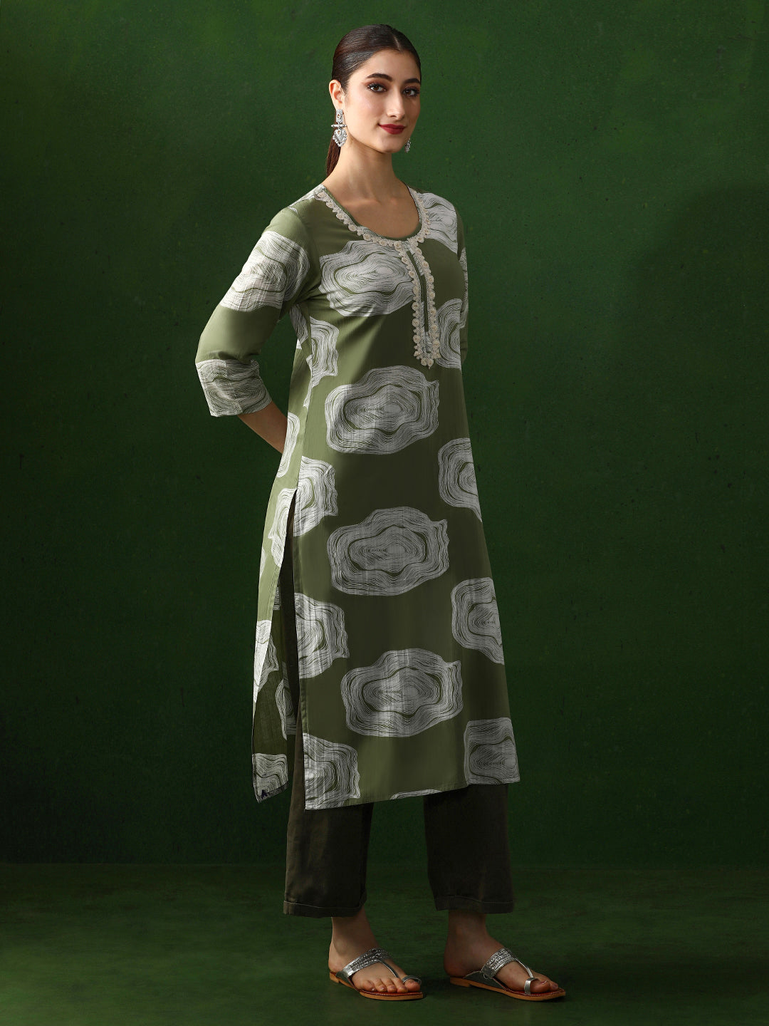 Floral Embroidered Straight Pure Cotton Kurta