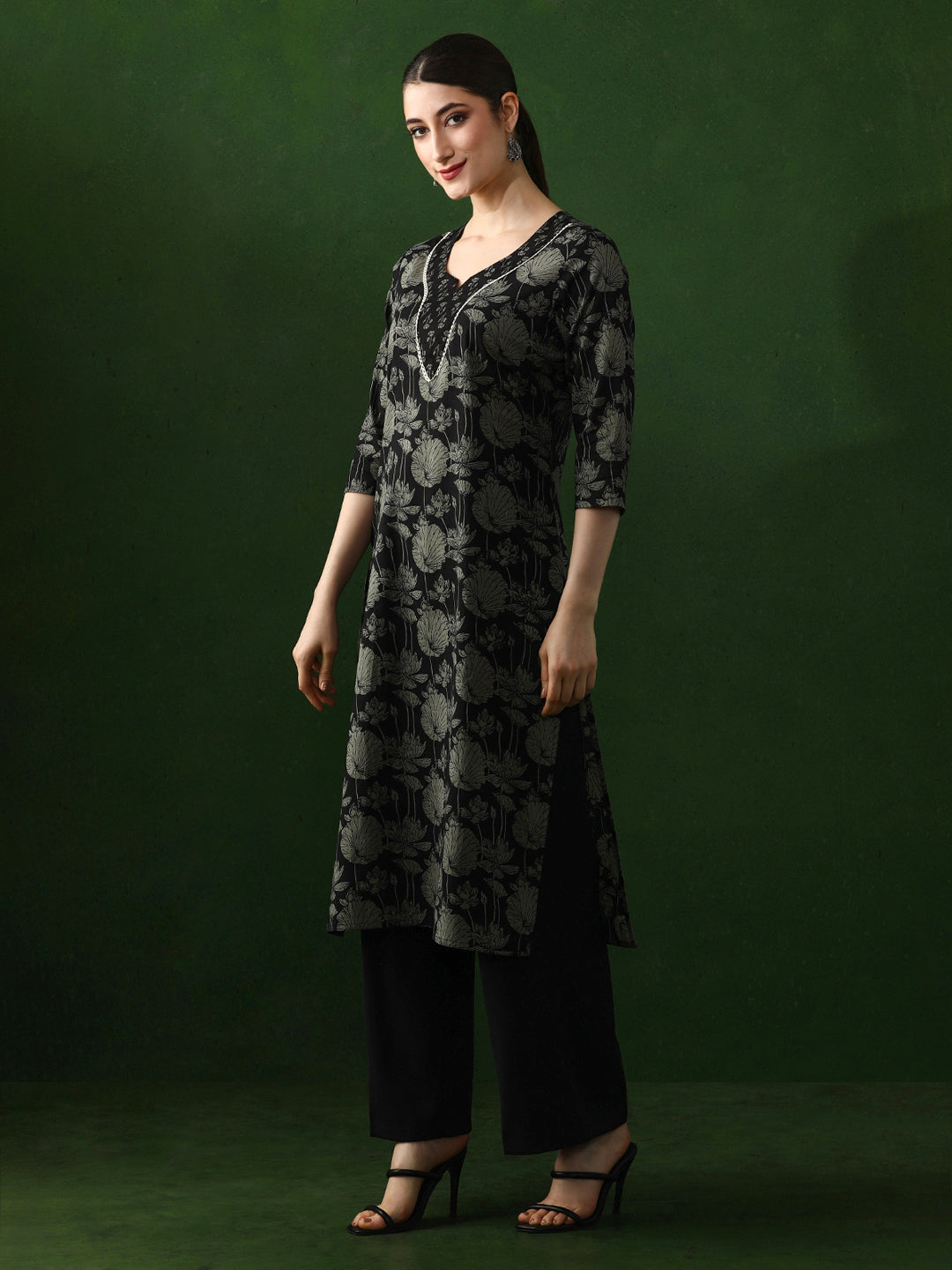 Floral Embroidered Straight Pure Cotton Kurta