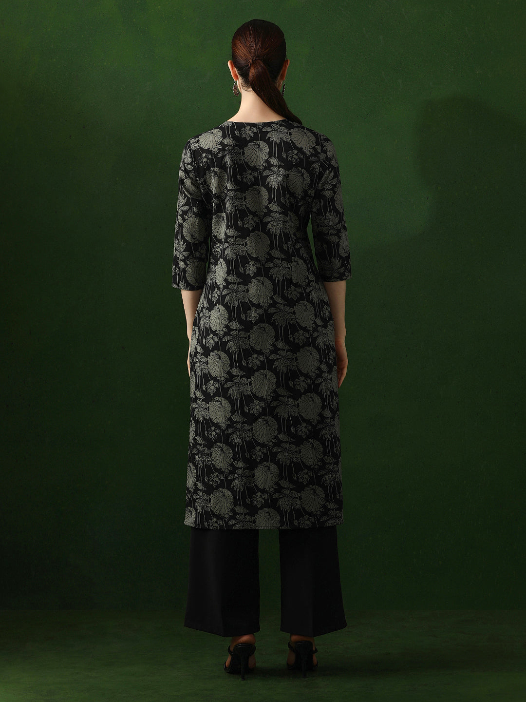 Floral Embroidered Straight Pure Cotton Kurta