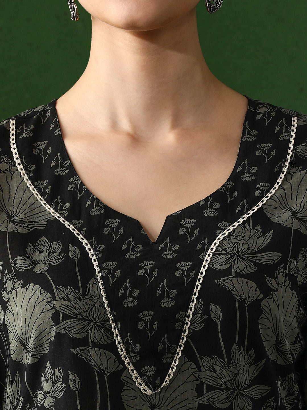 Floral Embroidered Straight Pure Cotton Kurta