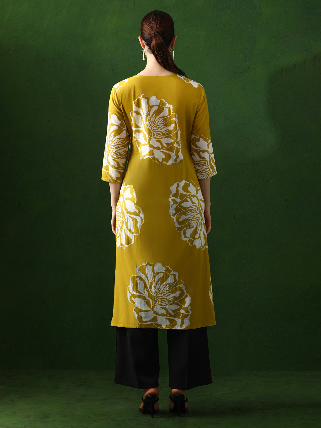 Floral Embroidered Straight Pure Cotton Kurta