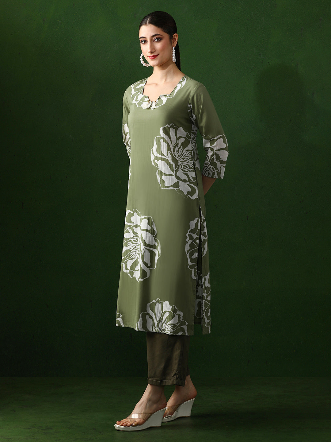 Floral Embroidered Straight Pure Cotton Kurta