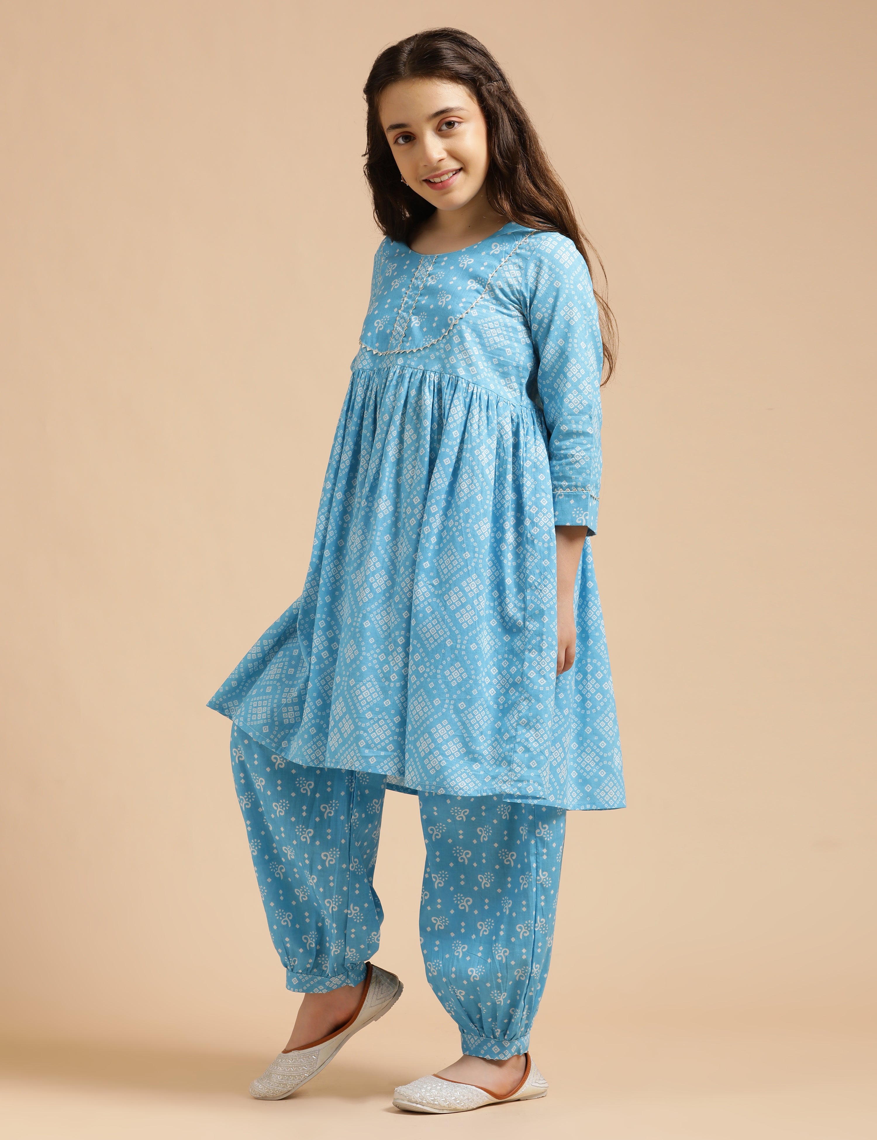 Girls Pure Cotton Floral Embroidered Anarkali Kurta With Salwar