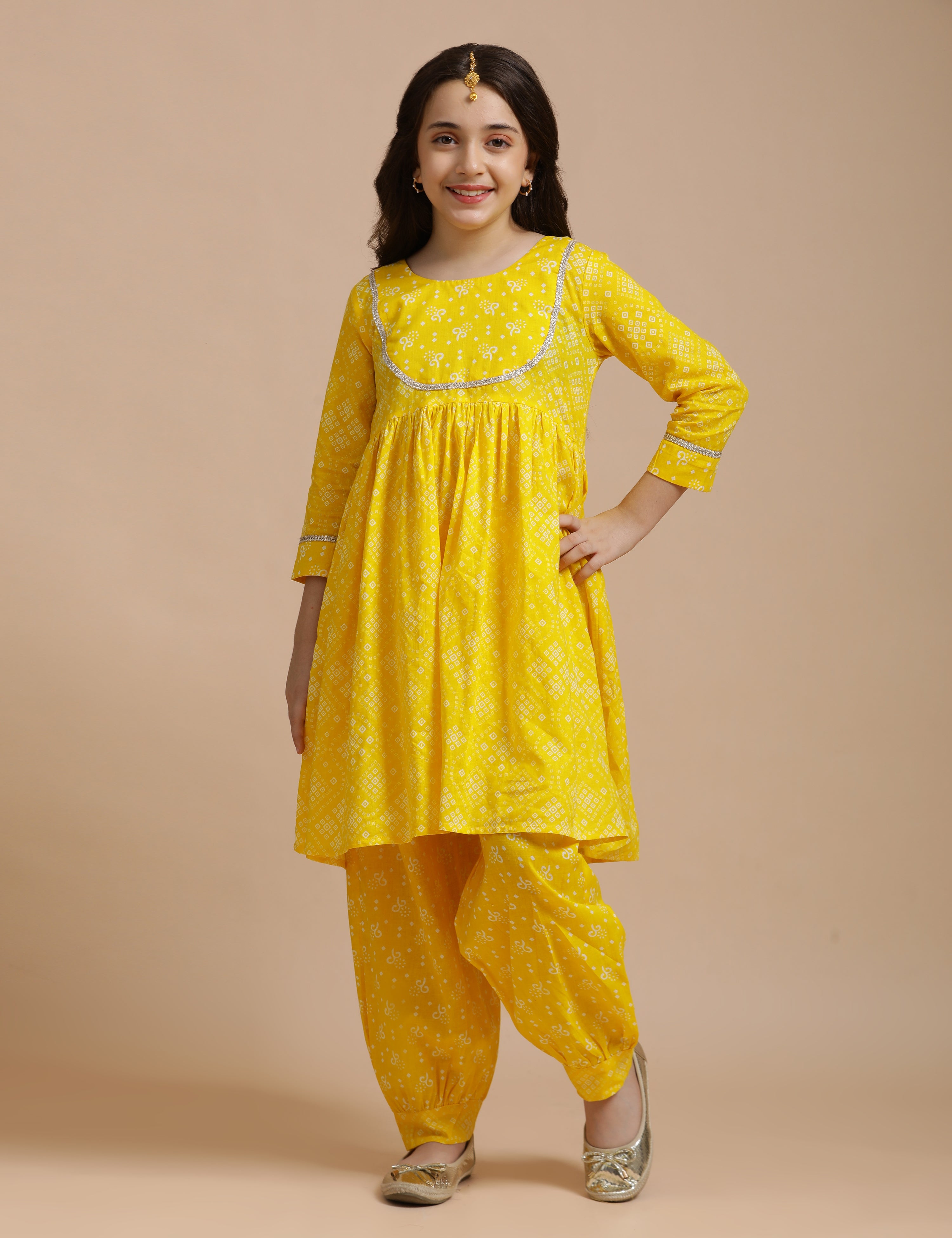 Girls Pure Cotton Floral Embroidered Anarkali Kurta With Salwar
