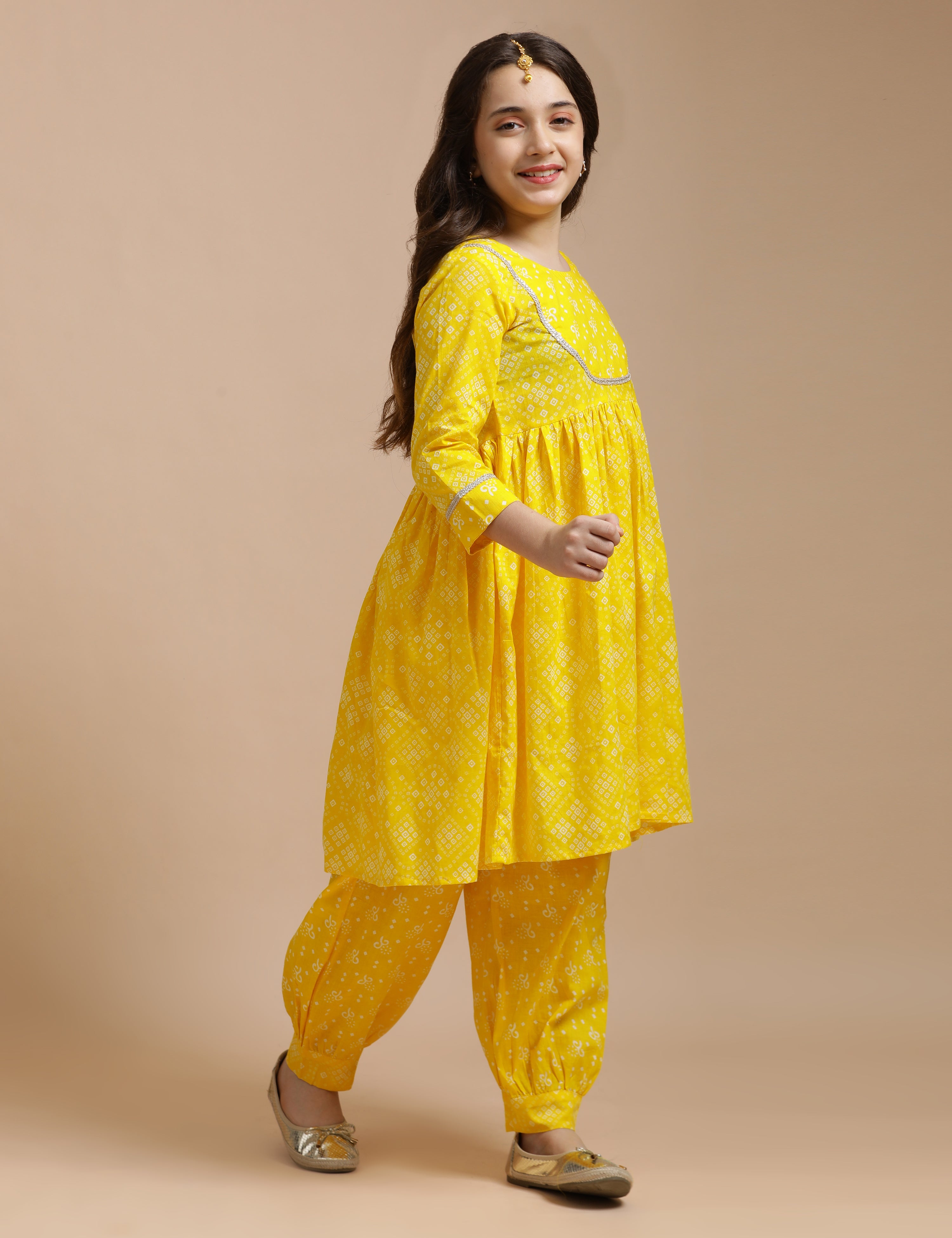 Girls Pure Cotton Floral Embroidered Anarkali Kurta With Salwar
