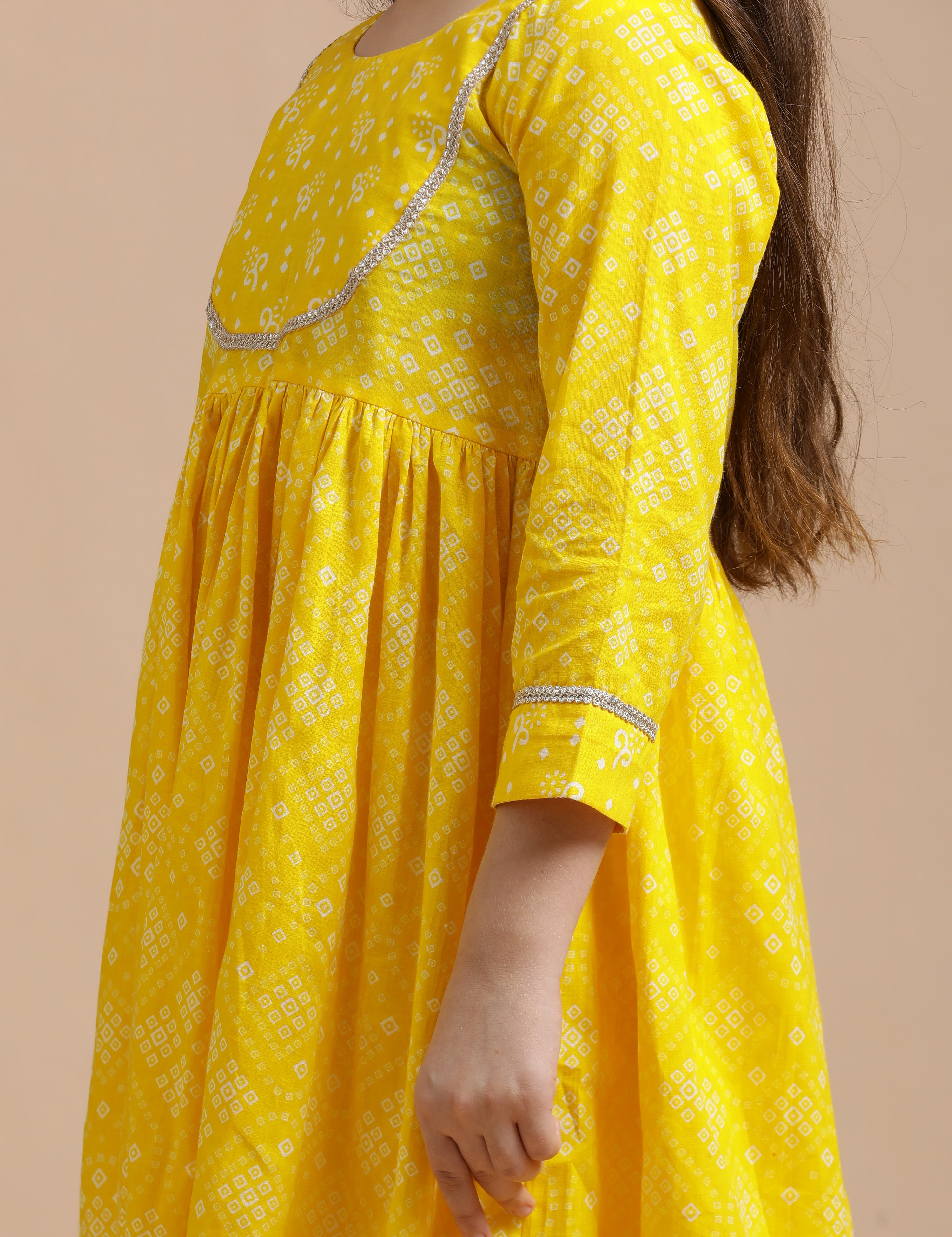 Girls Pure Cotton Floral Embroidered Anarkali Kurta With Salwar