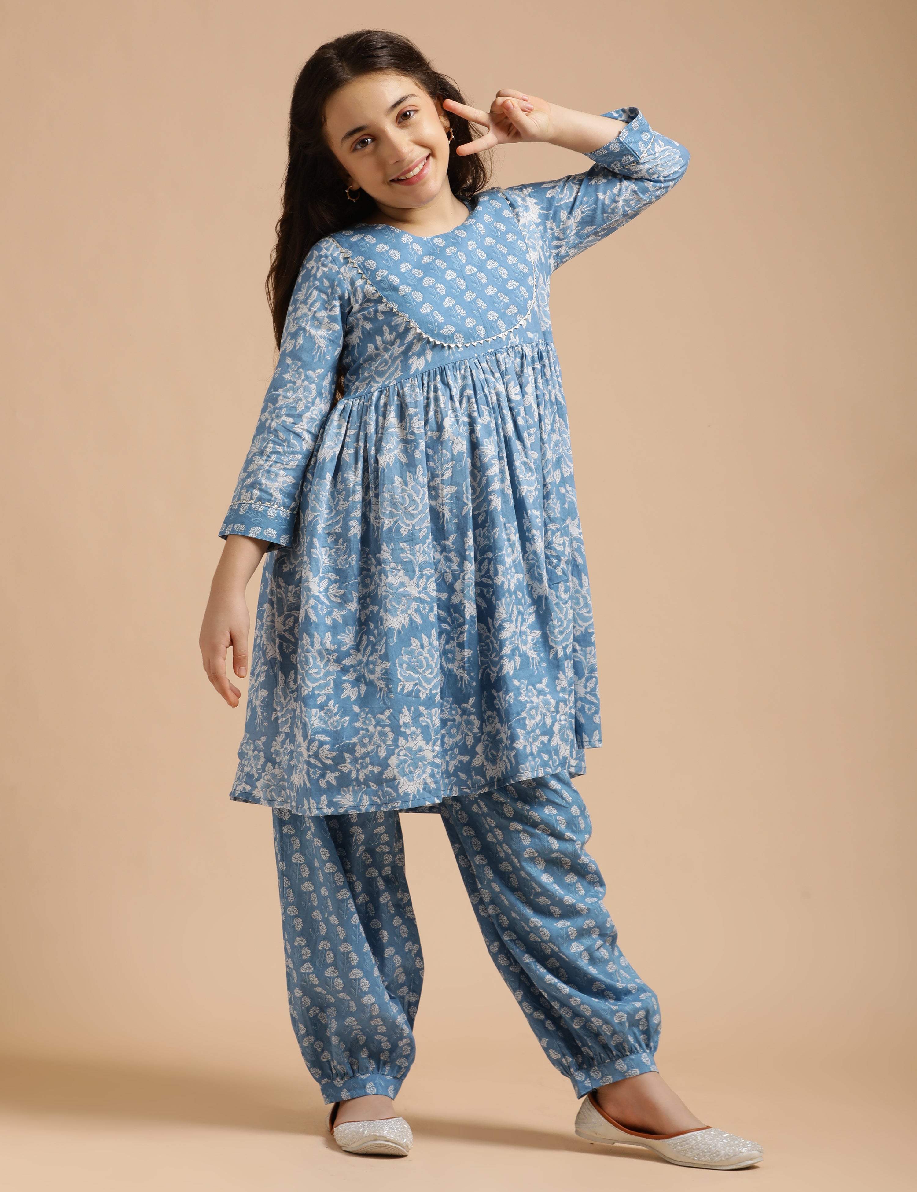 Girls Pure Cotton Floral Embroidered Anarkali Kurta With Salwar