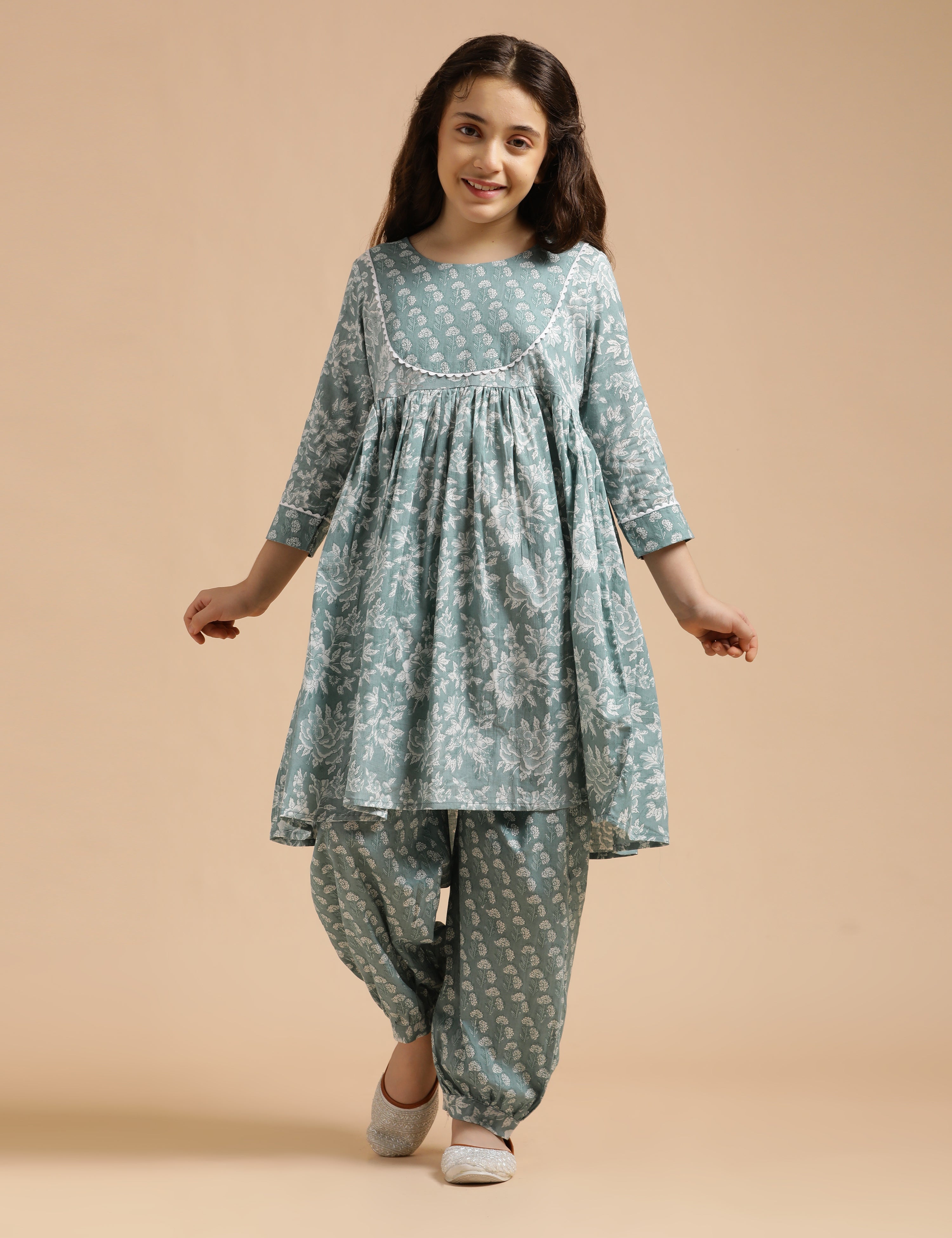 Girls Pure Cotton Floral Embroidered Anarkali Kurta With Salwar