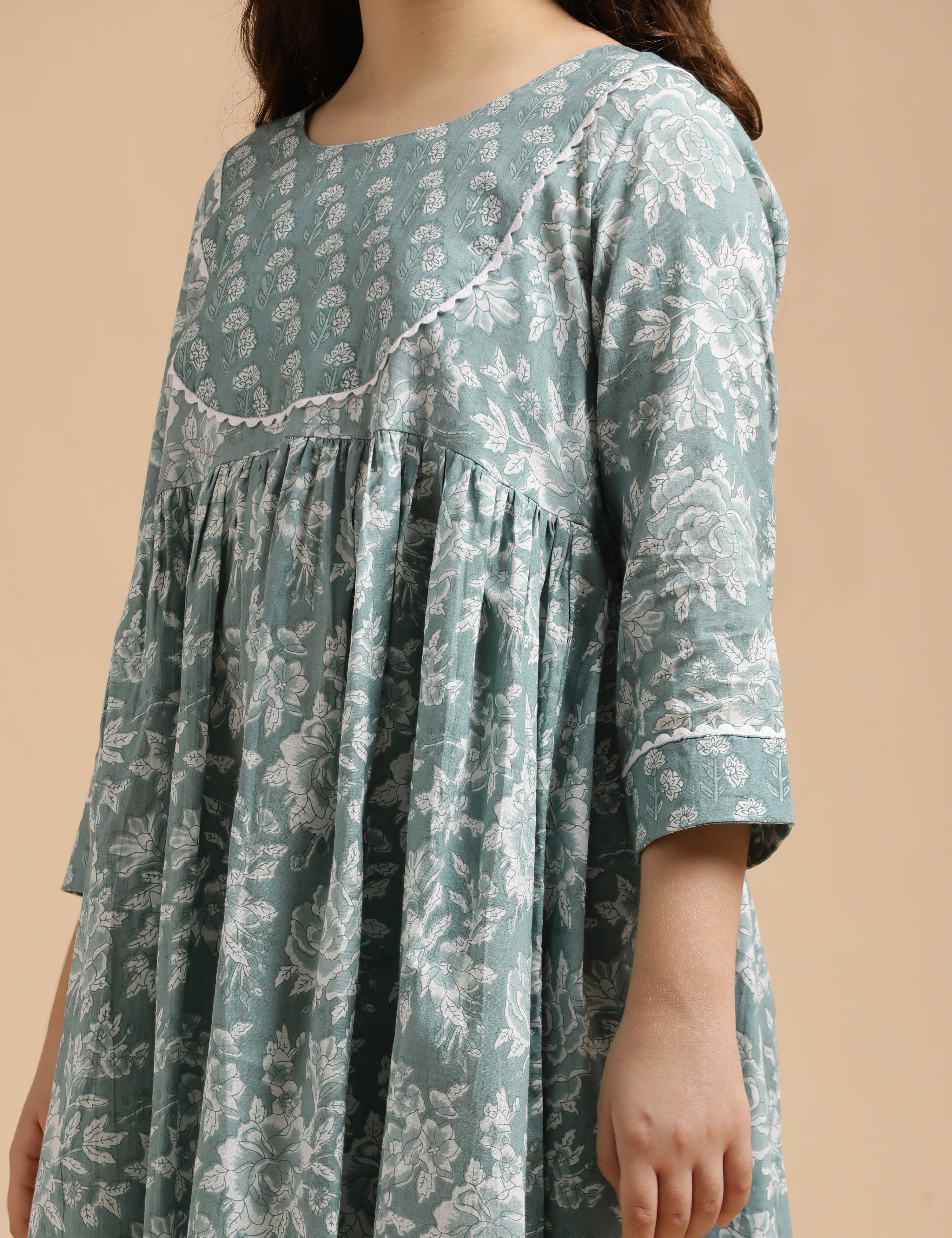 Girls Pure Cotton Floral Embroidered Anarkali Kurta With Salwar