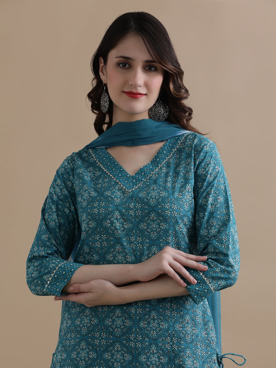 Blue Floral Printed Gotta Patti Pure Cotton Kurta With Pant & Chiffon Dupatta