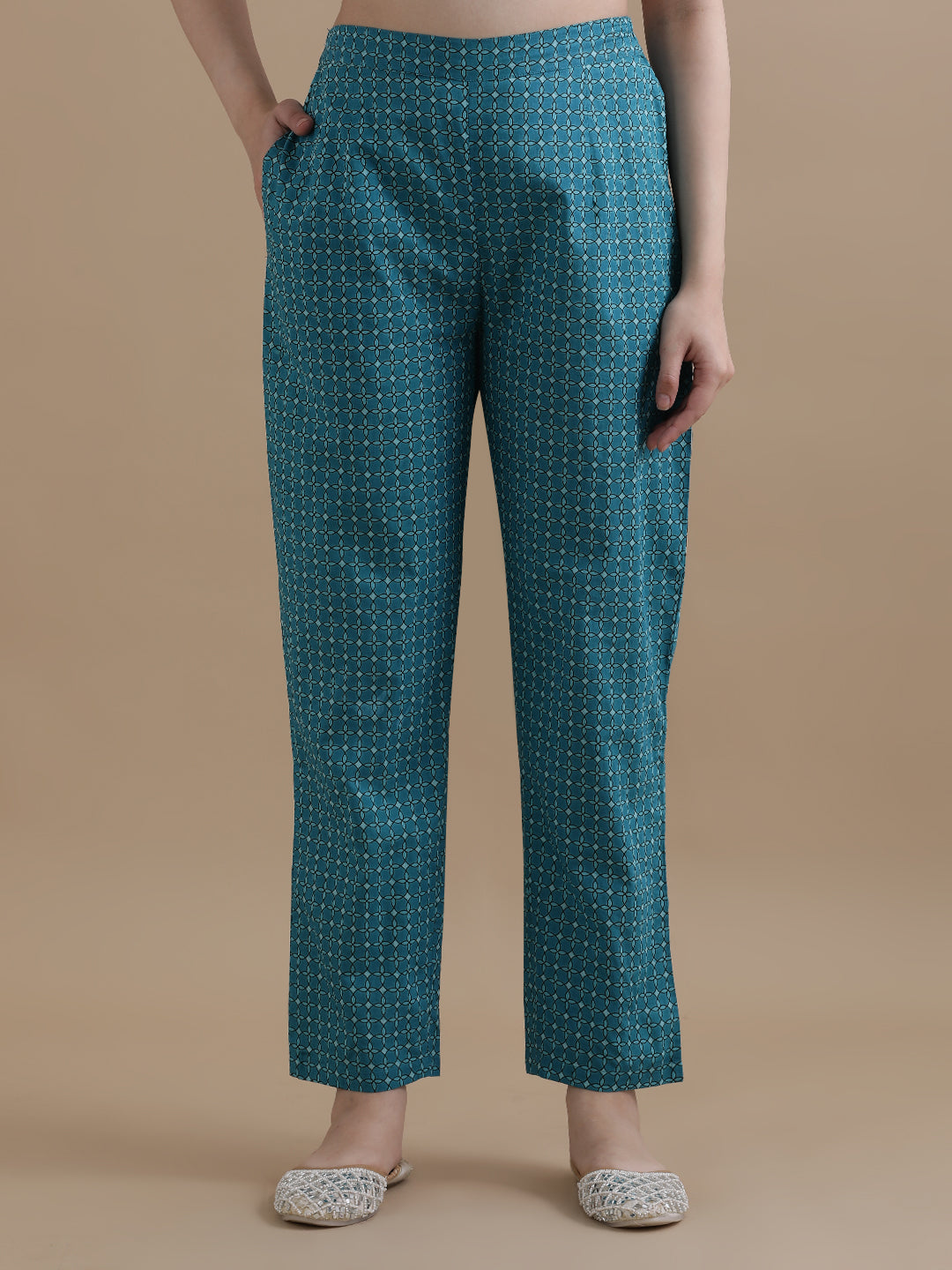 Blue Floral Printed Gotta Patti Pure Cotton Kurta With Pant & Chiffon Dupatta