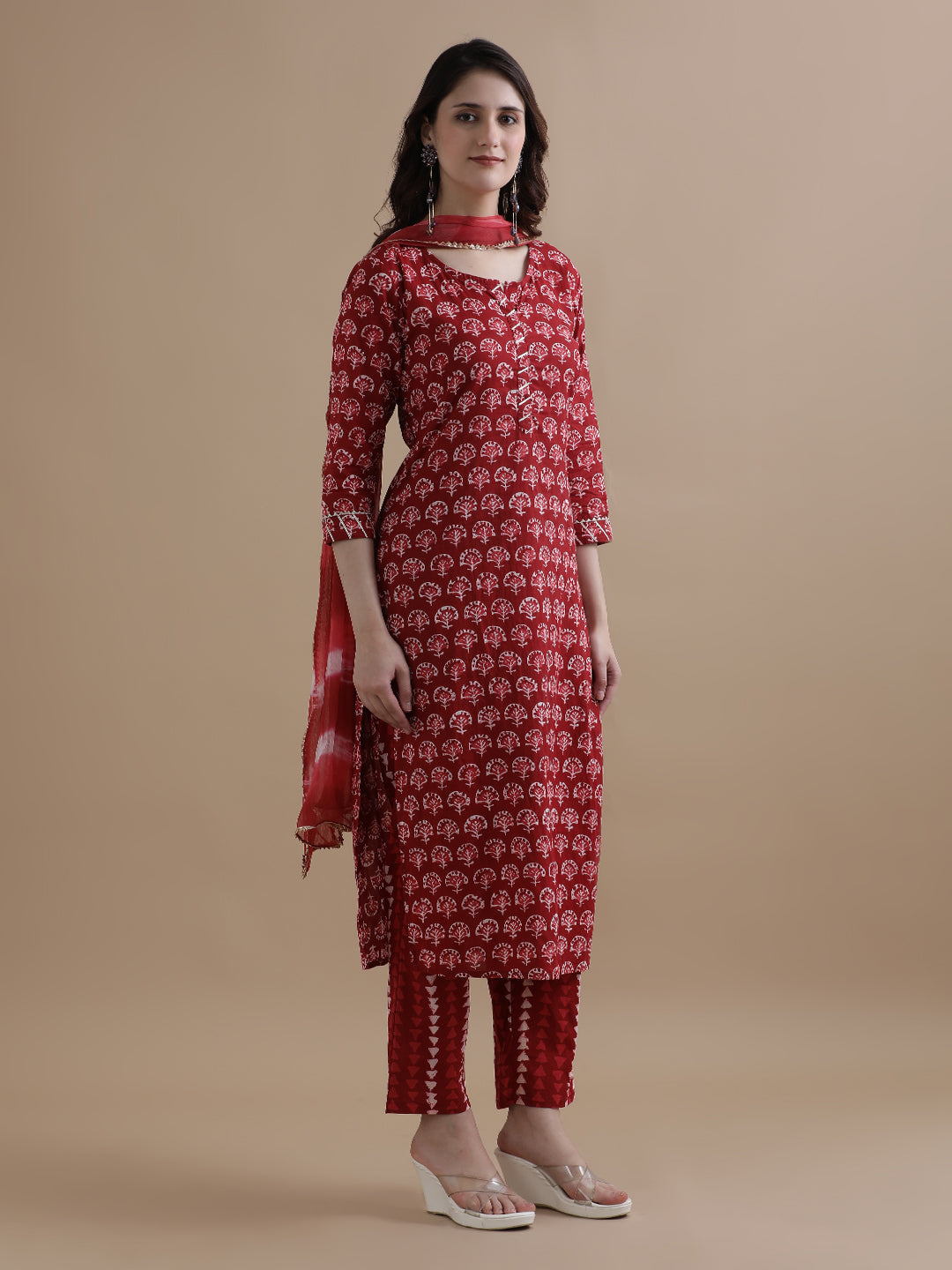 Red Floral Printed Gotta Patti Pure Cotton Kurta With Pant & Chiffon Dupatta