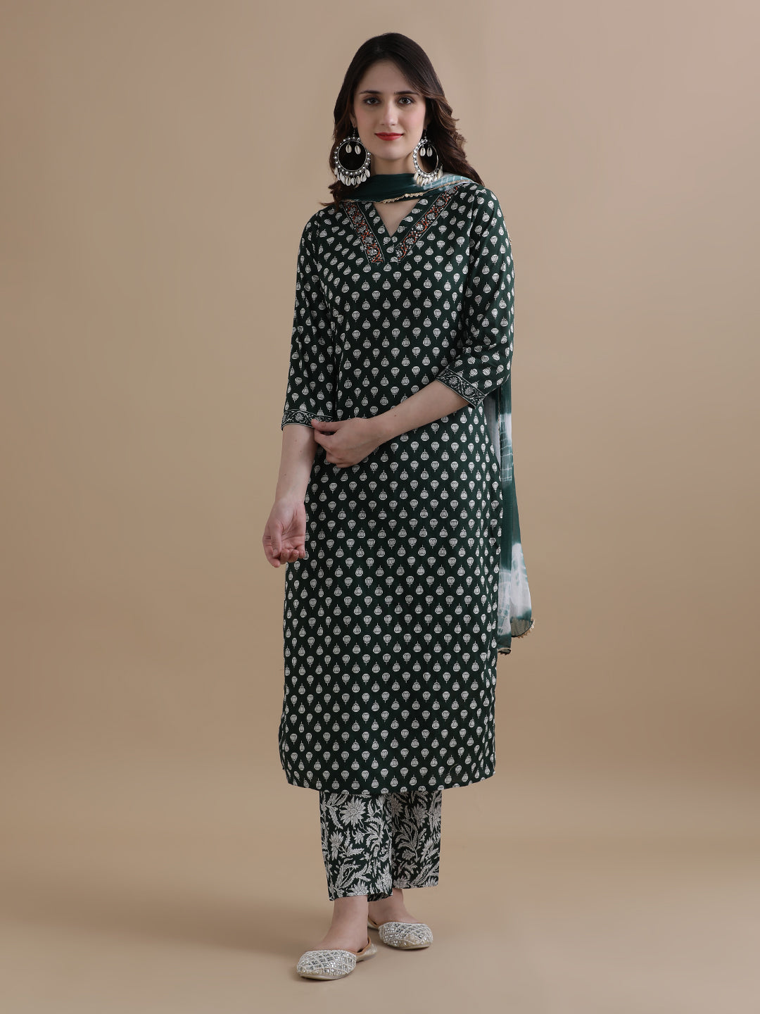 Green Floral Printed Thread Work Pure Cotton Kurta With Pant & Chiffon Dupatta