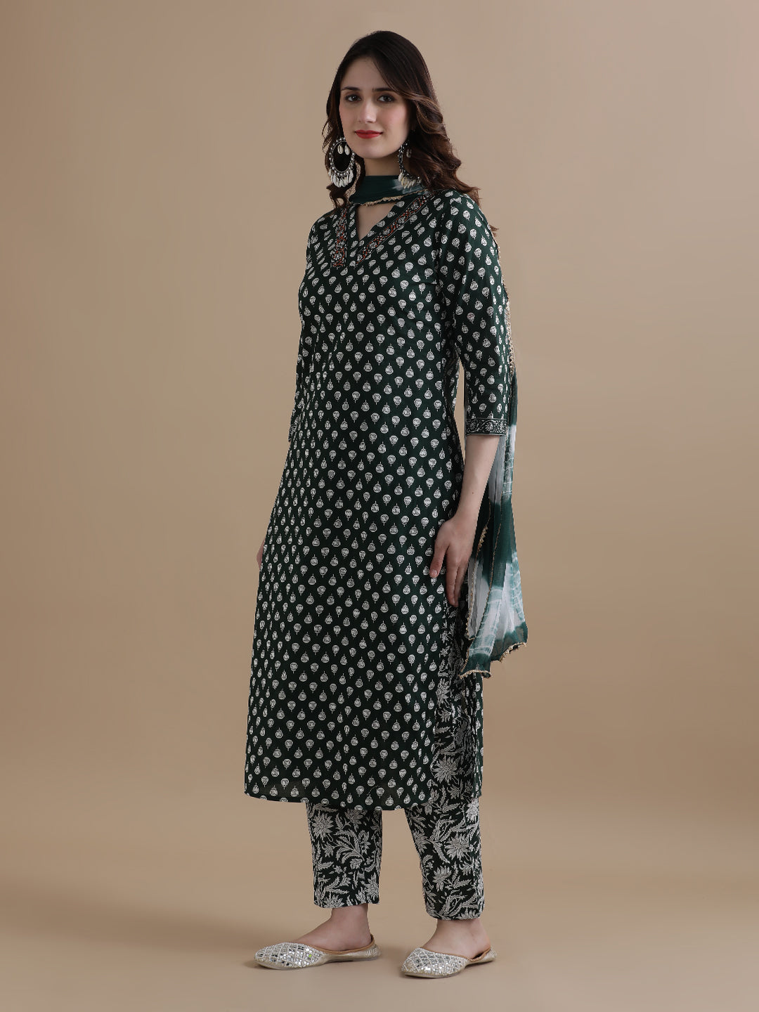 Green Floral Printed Thread Work Pure Cotton Kurta With Pant & Chiffon Dupatta
