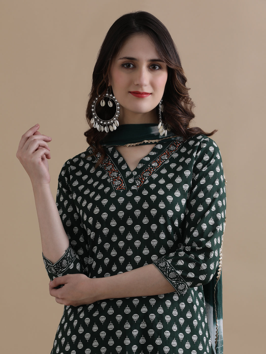 Green Floral Printed Thread Work Pure Cotton Kurta With Pant & Chiffon Dupatta