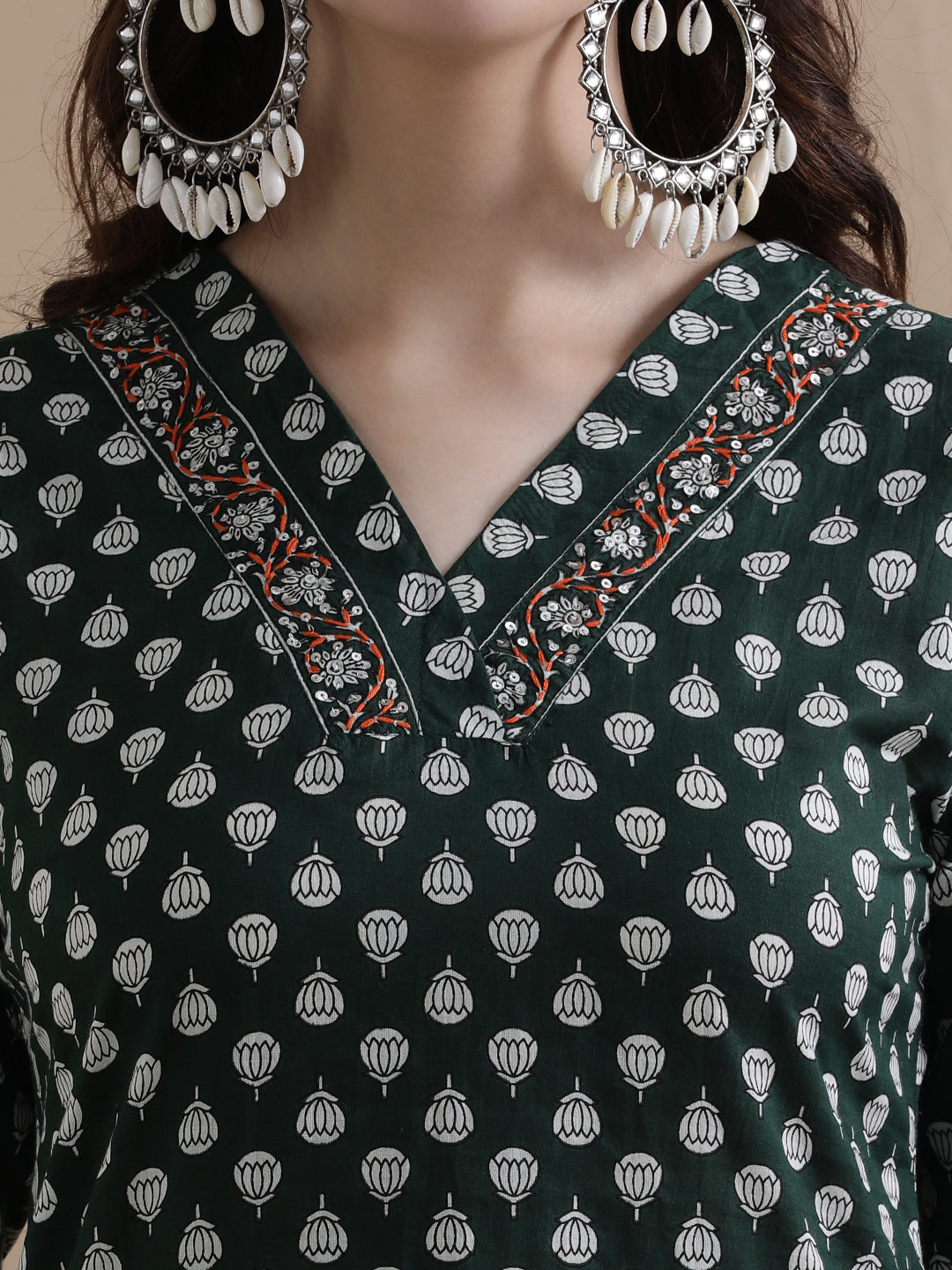 Green Floral Printed Thread Work Pure Cotton Kurta With Pant & Chiffon Dupatta