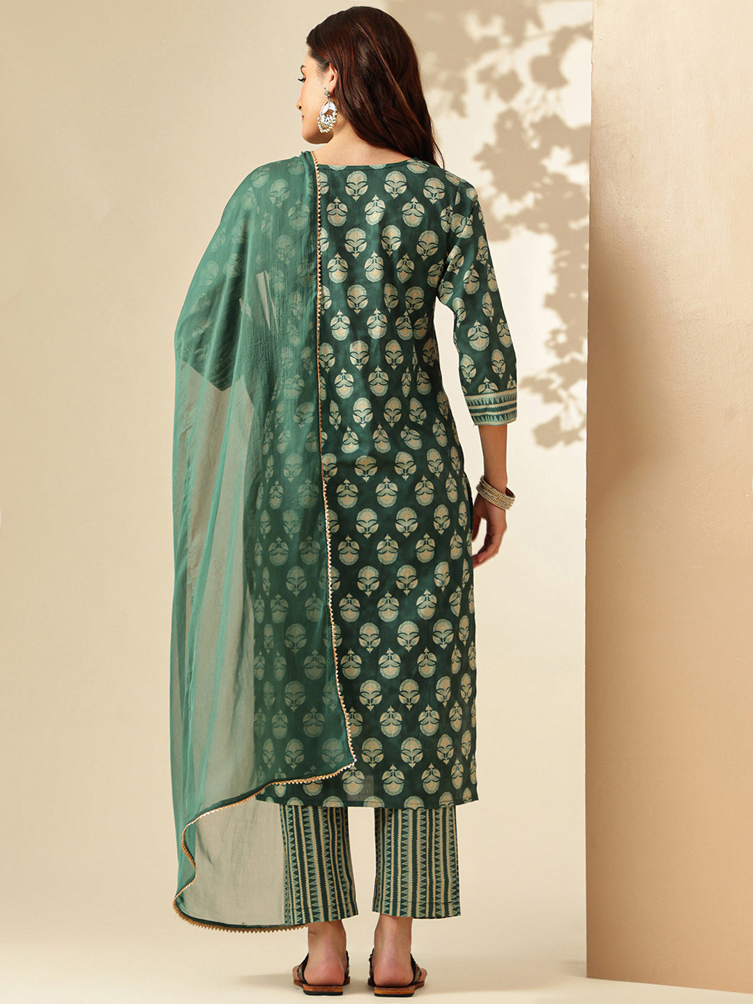 Floral Embroidered Straight Pure Cotton Kurta & Trousers Sets