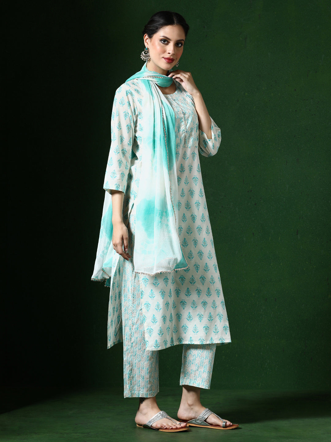 Floral Printed Straight Pure Cotton Kurta & Trousers Sets