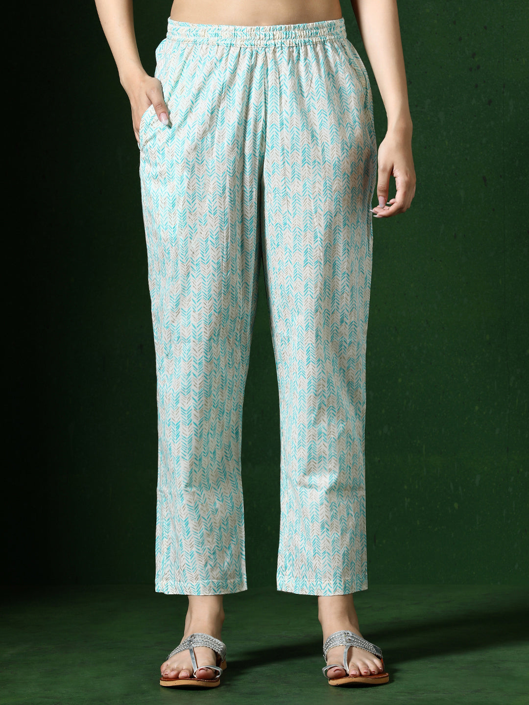 Floral Printed Straight Pure Cotton Kurta & Trousers Sets