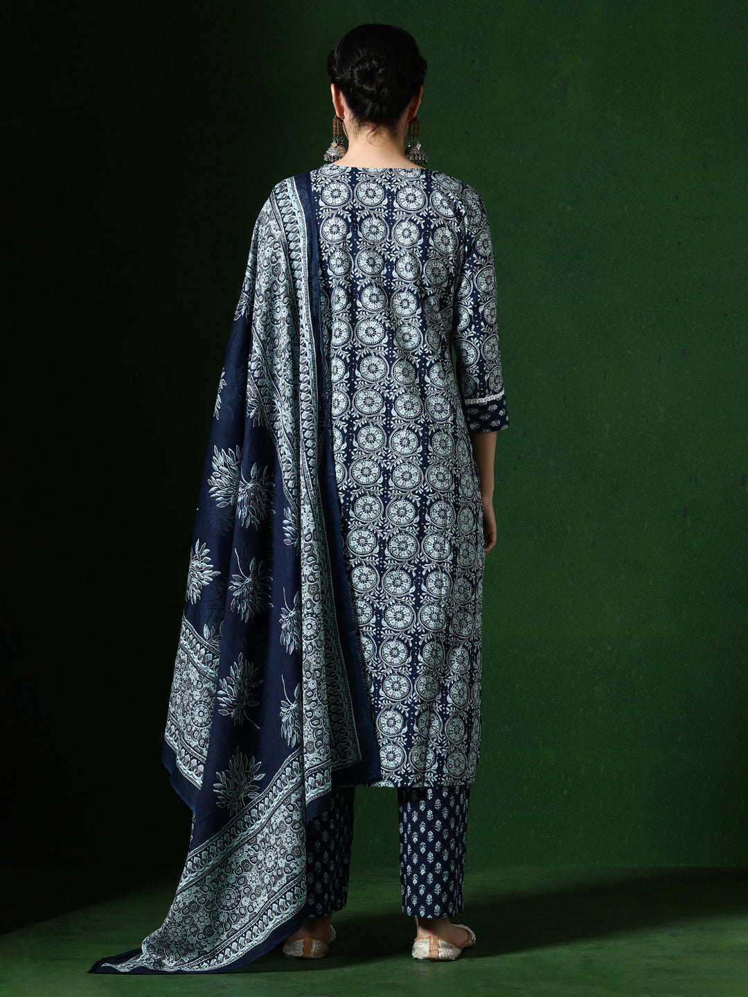 Floral Embroidered Straight Pure Cotton Kurta & Trousers Sets