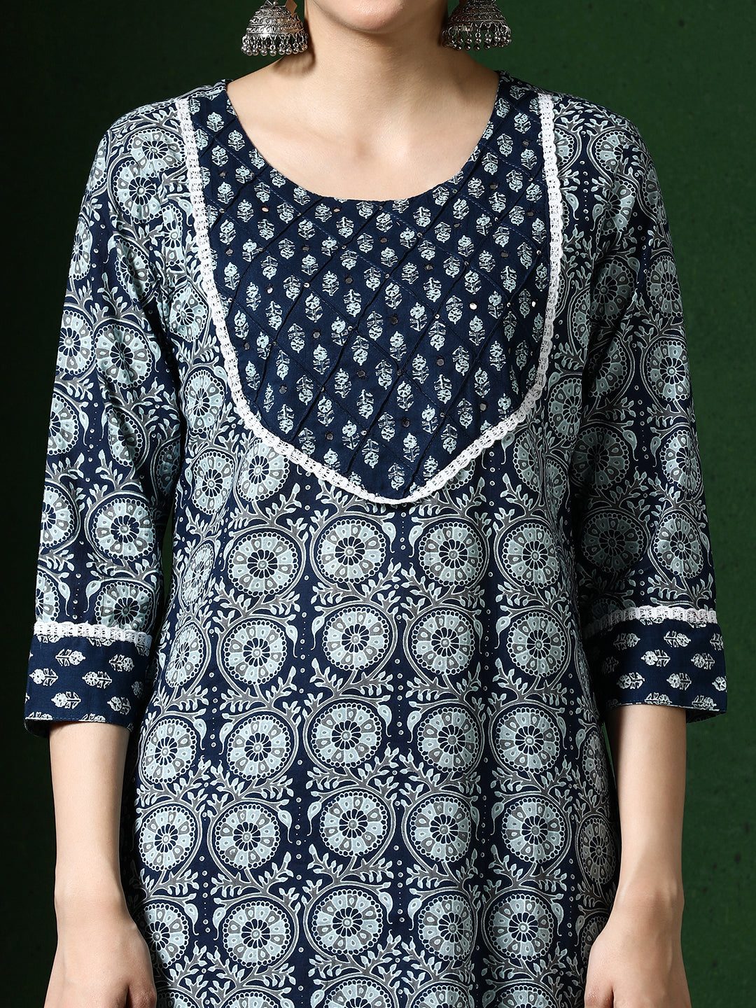 Floral Embroidered Straight Pure Cotton Kurta & Trousers Sets