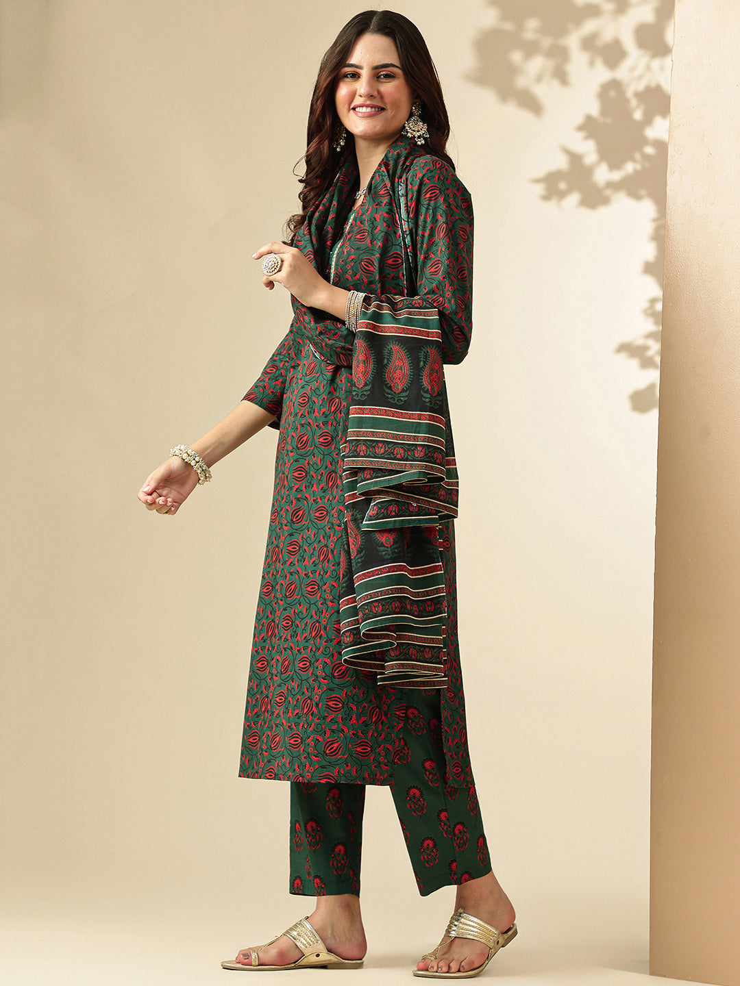 Floral Embroidered Straight Pure Cotton Kurta & Trousers Sets