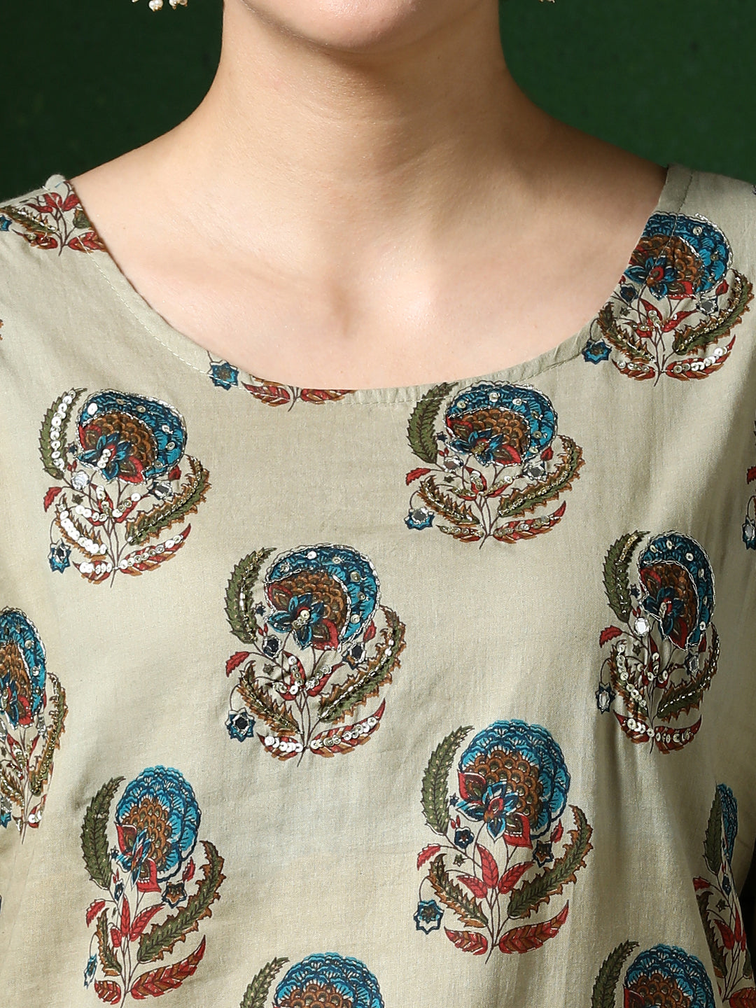 Floral Embroidered Straight Pure Cotton Kurta & Trousers Sets