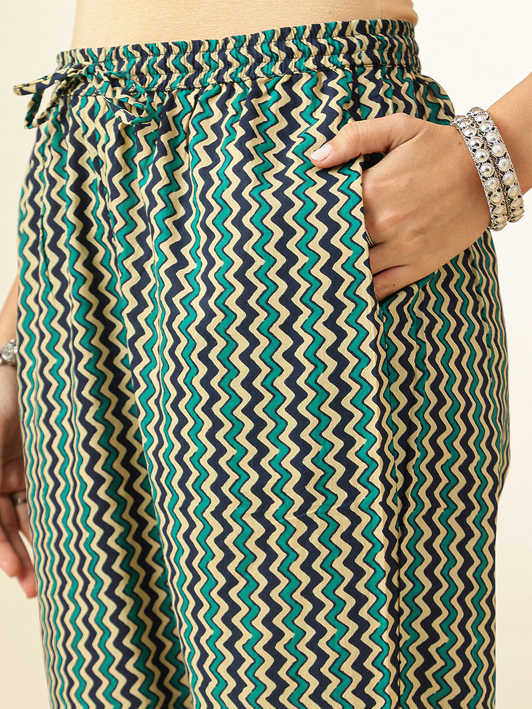 Floral Embroidered Straight Pure Cotton Kurta & Trousers Sets