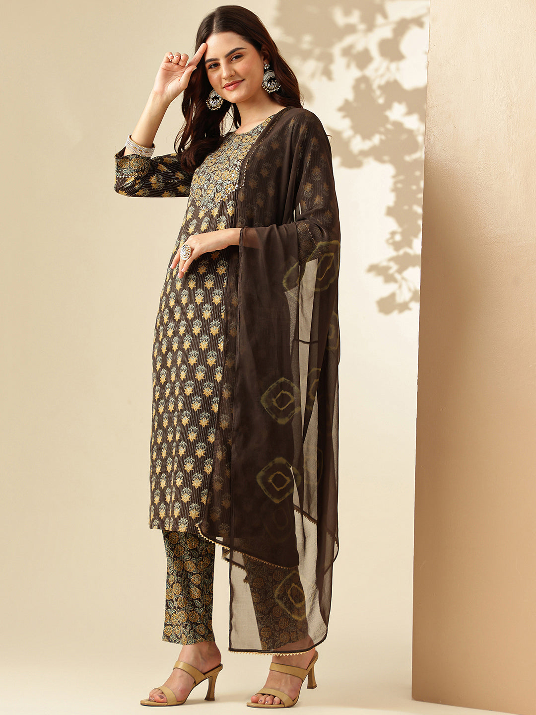 Floral Embroidered Straight Pure Cotton Kurta & Trousers Sets