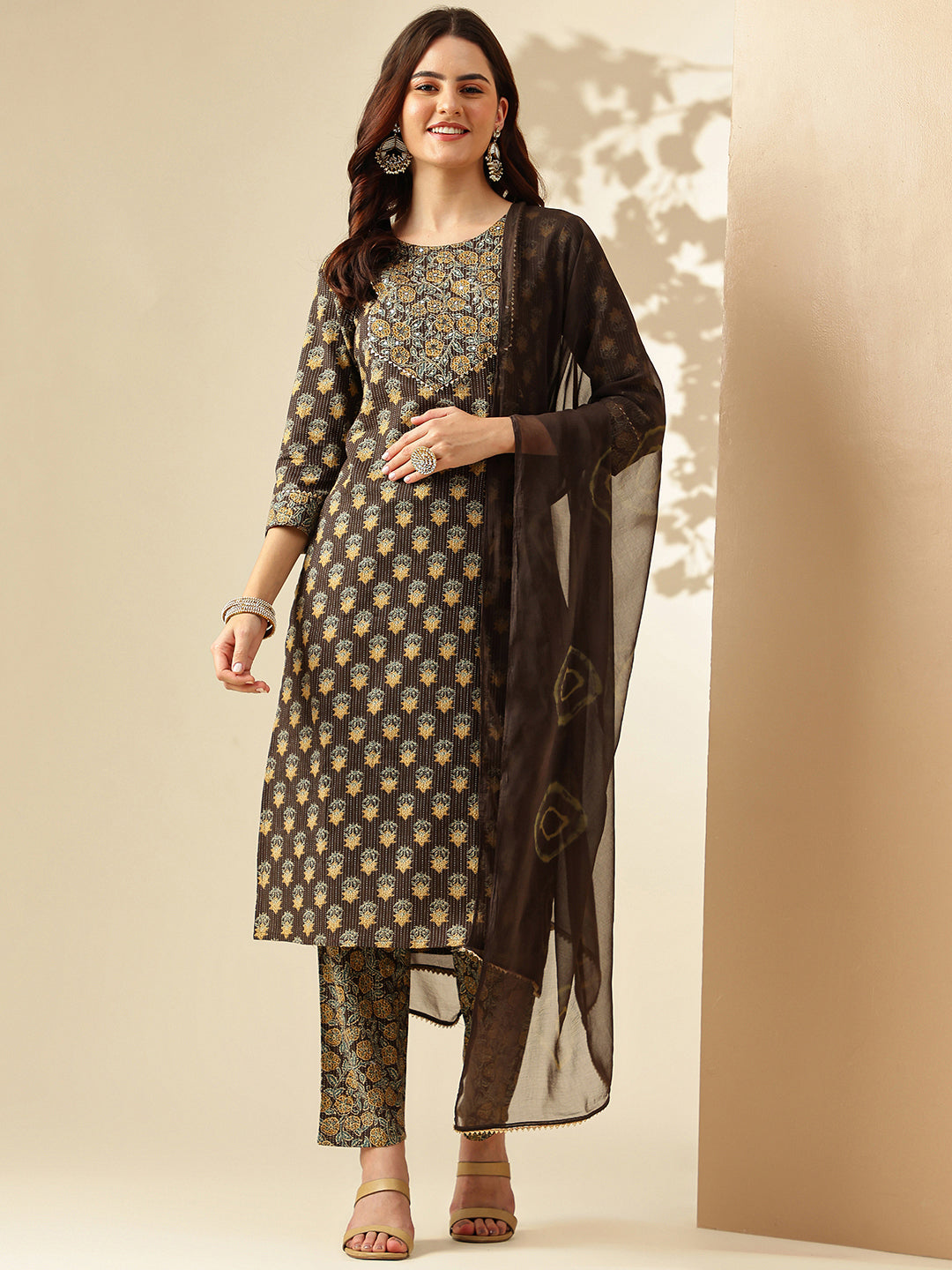 Floral Embroidered Straight Pure Cotton Kurta & Trousers Sets