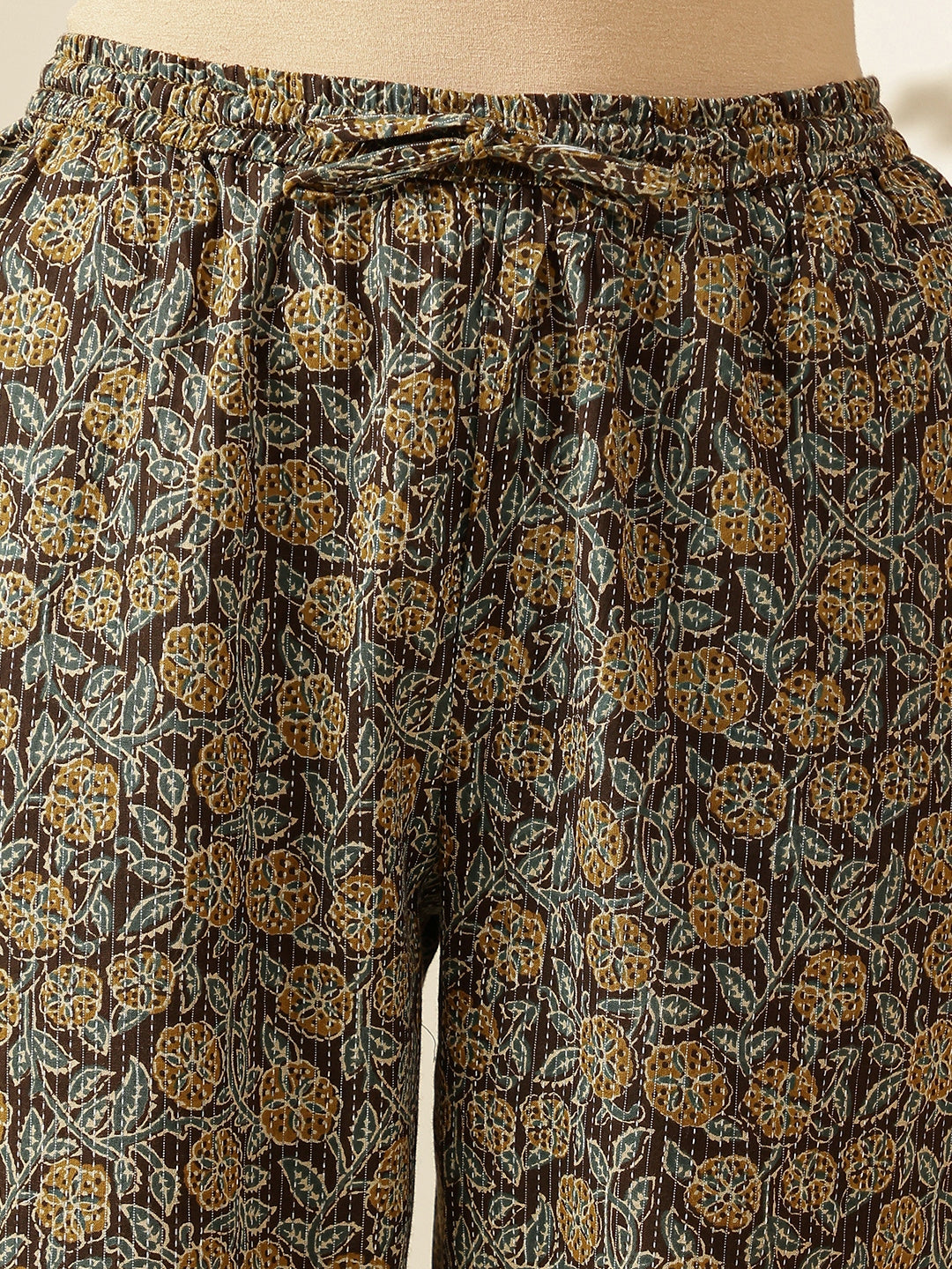 Floral Embroidered Straight Pure Cotton Kurta & Trousers Sets