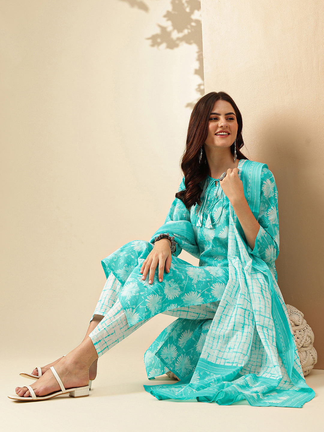 Floral Printed Straight Pure Cotton Kurta & Trousers Sets