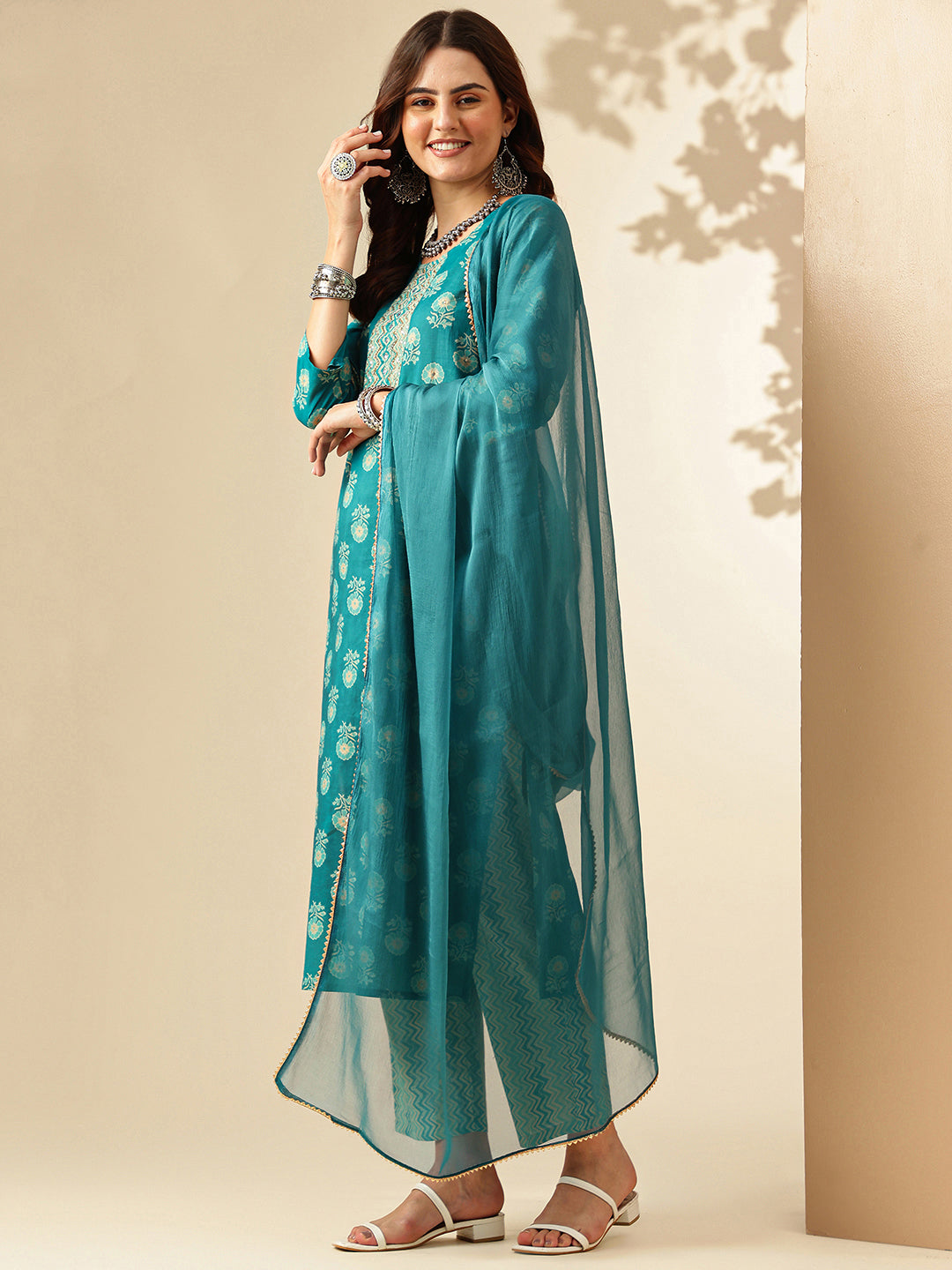 Floral Embroidered Straight Pure Cotton Kurta & Trousers Sets