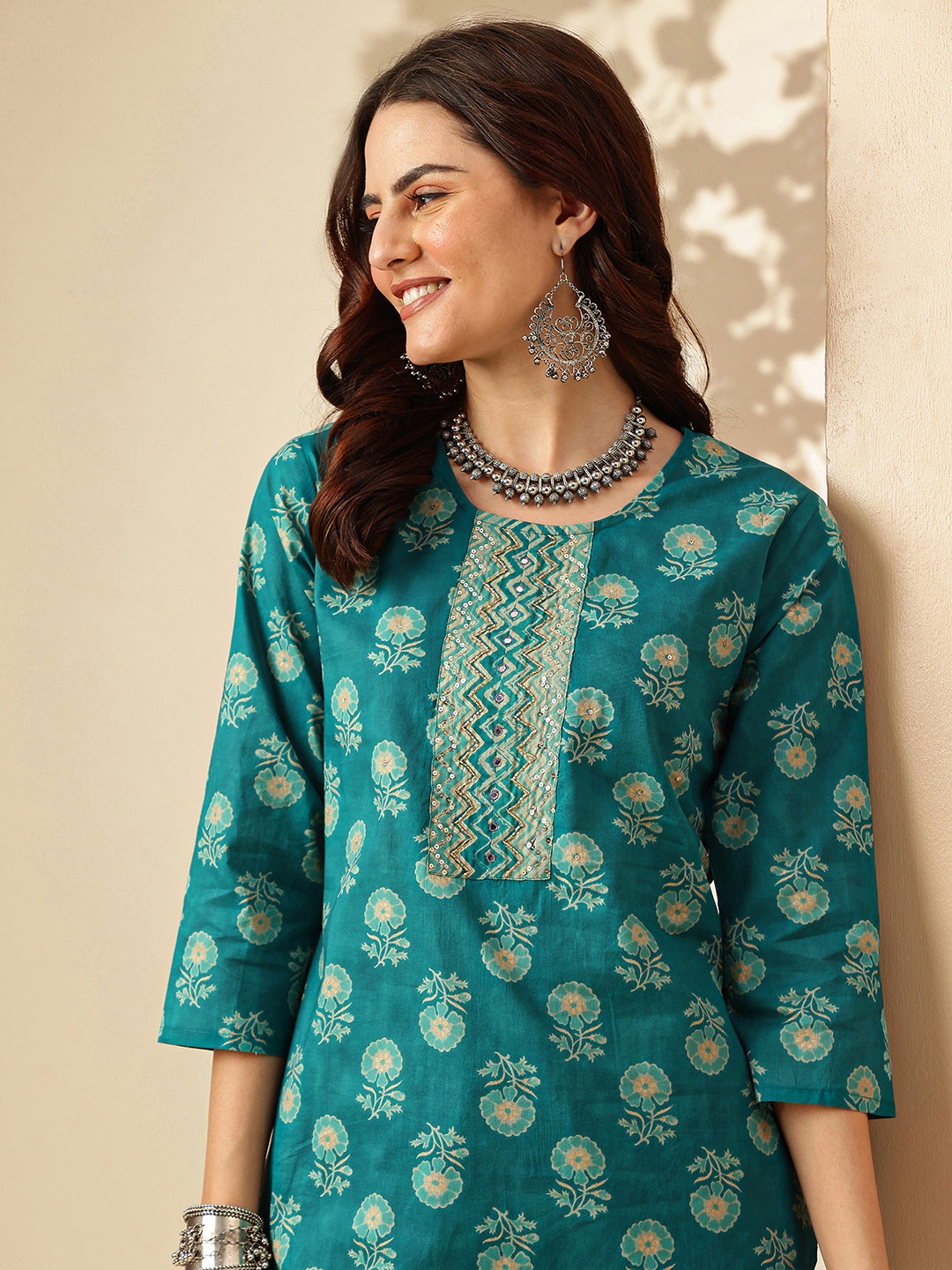 Floral Embroidered Straight Pure Cotton Kurta & Trousers Sets