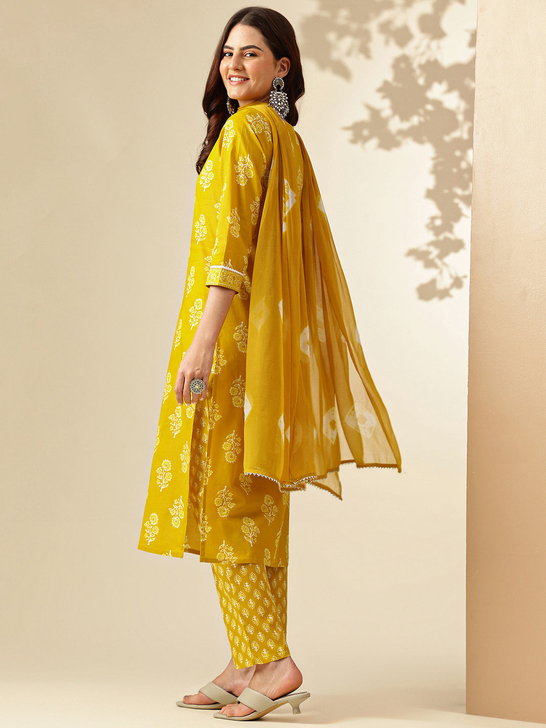 Floral Embroidered Straight Pure Cotton Kurta & Trousers Sets