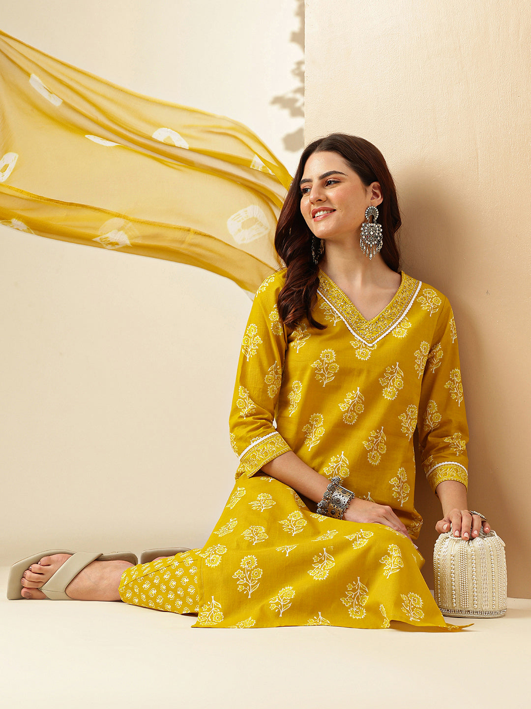 Floral Embroidered Straight Pure Cotton Kurta & Trousers Sets