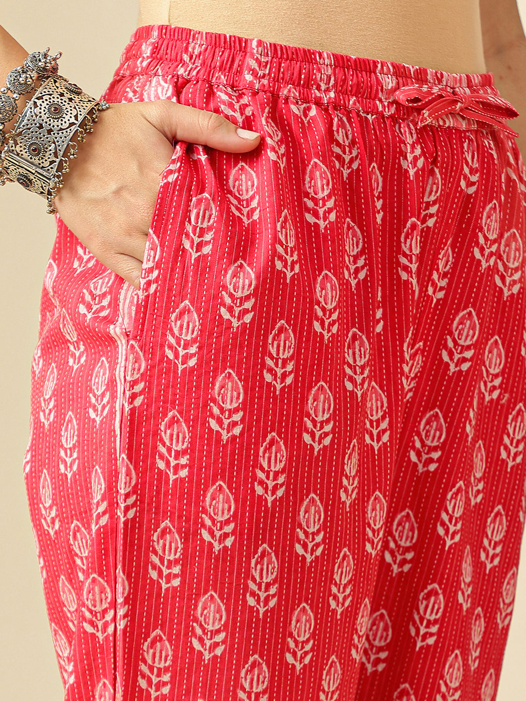 Floral Embroidered Straight Pure Cotton Kurta & Trousers Sets