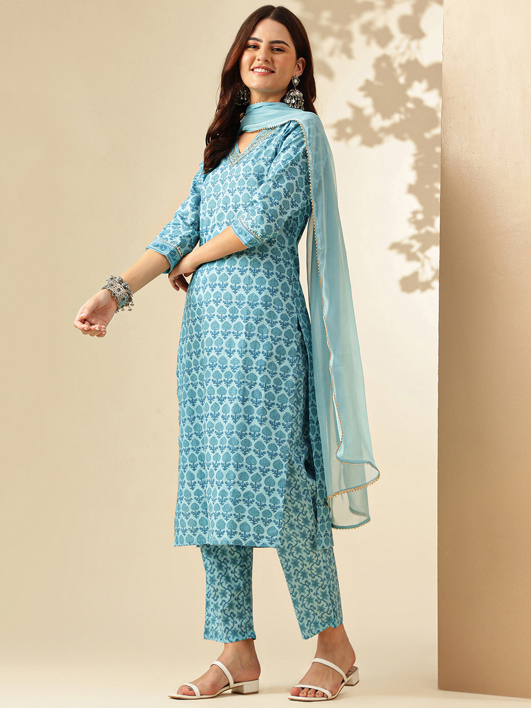 Floral Embroidered Straight Pure Cotton Kurta & Trousers Sets