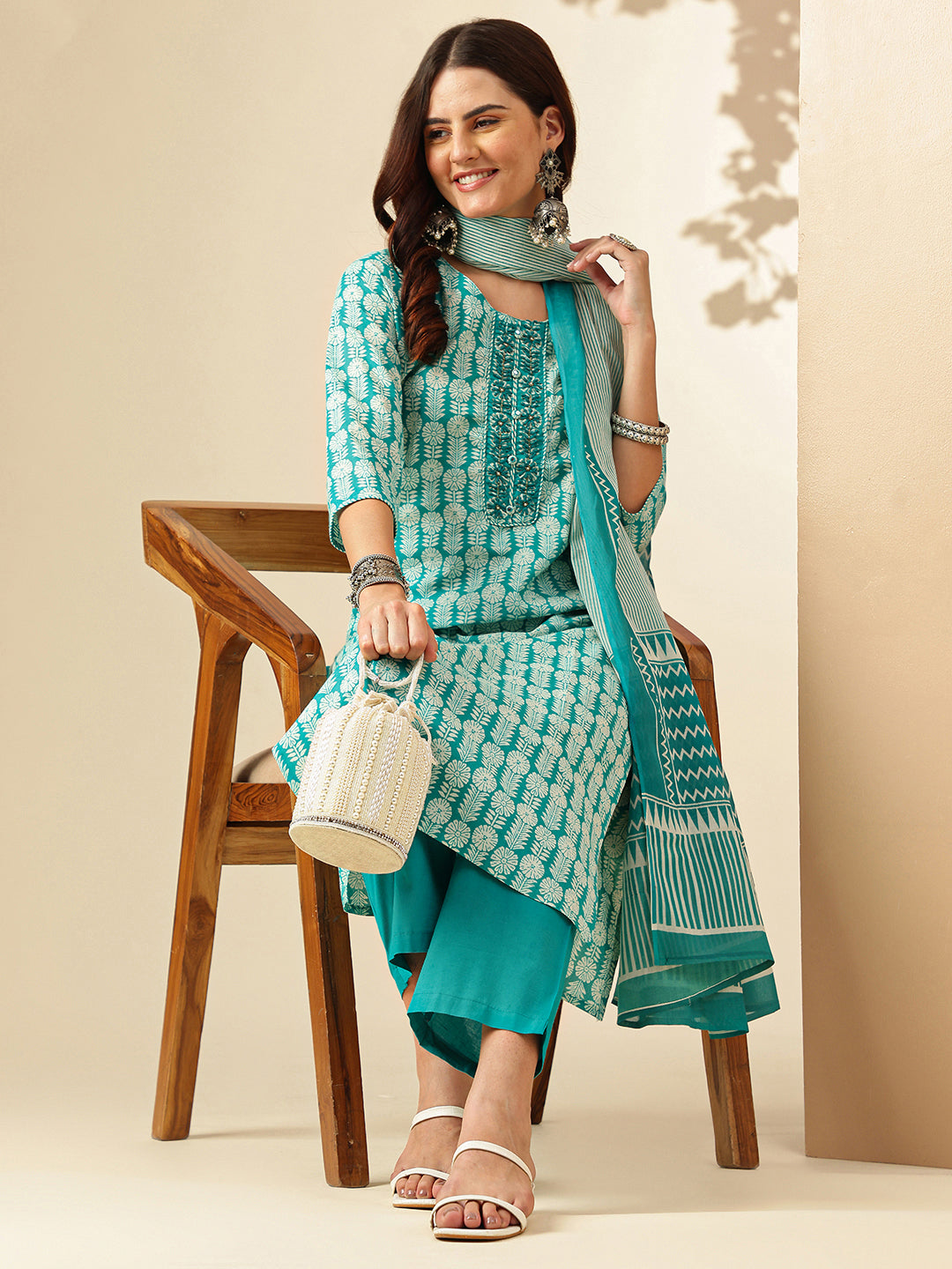 Floral Embroidered Straight Pure Cotton Kurta & Trousers Sets