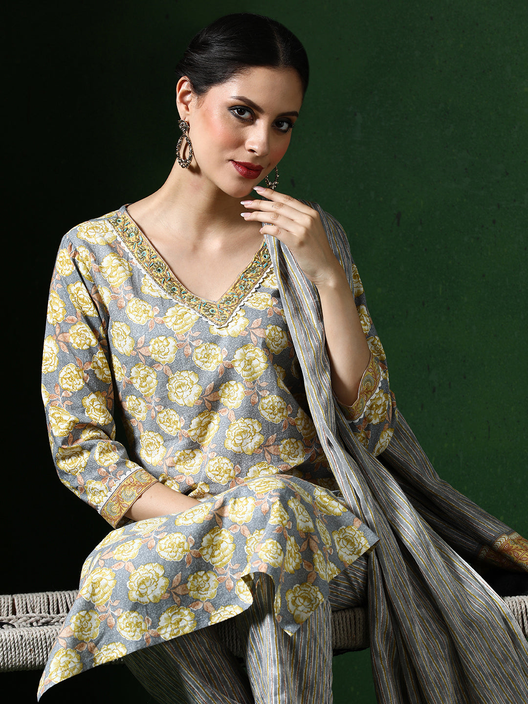 Floral Embroidered Straight Pure Cotton Kurta & Trousers Sets