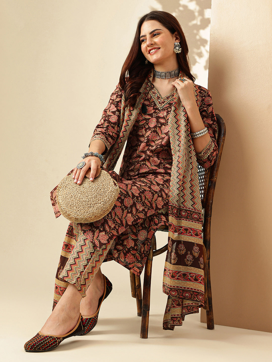 Floral Embroidered Straight Pure Cotton Kurta & Trousers Sets