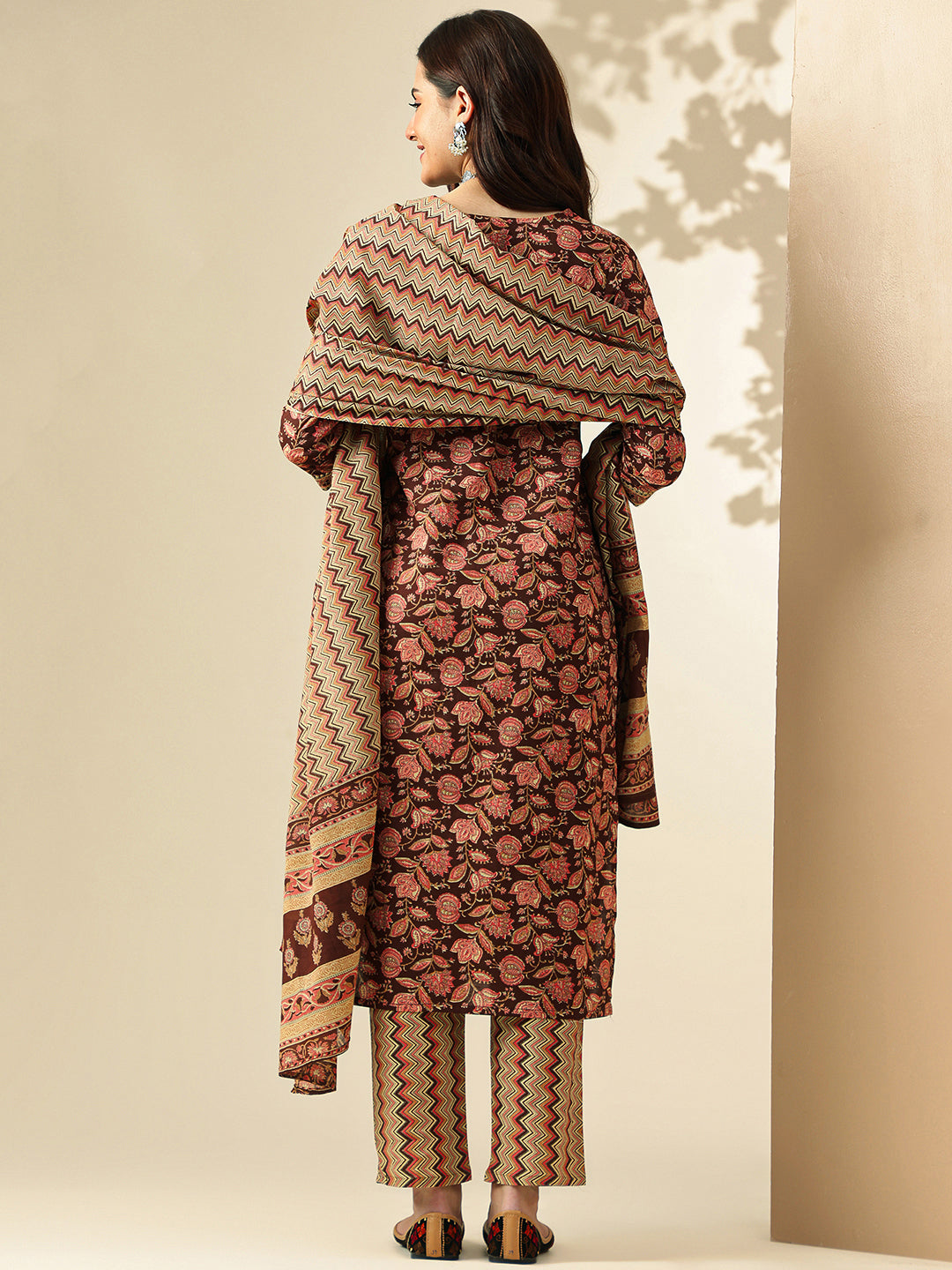 Floral Embroidered Straight Pure Cotton Kurta & Trousers Sets