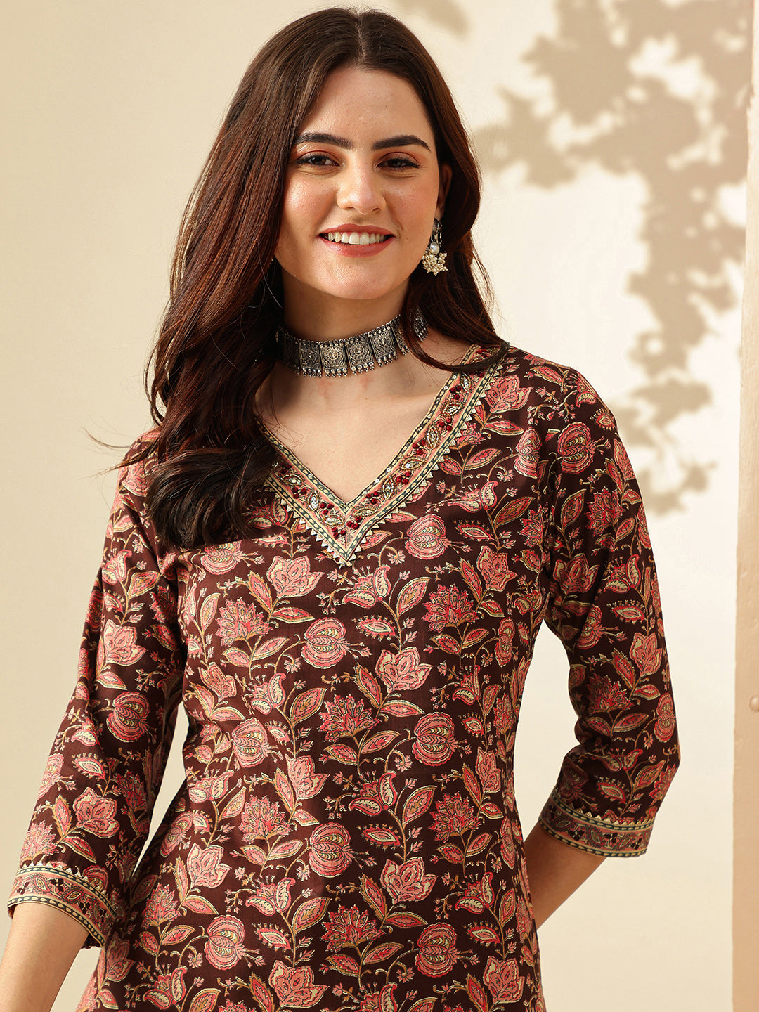 Floral Embroidered Straight Pure Cotton Kurta & Trousers Sets