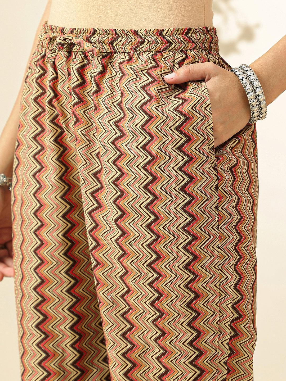 Floral Embroidered Straight Pure Cotton Kurta & Trousers Sets