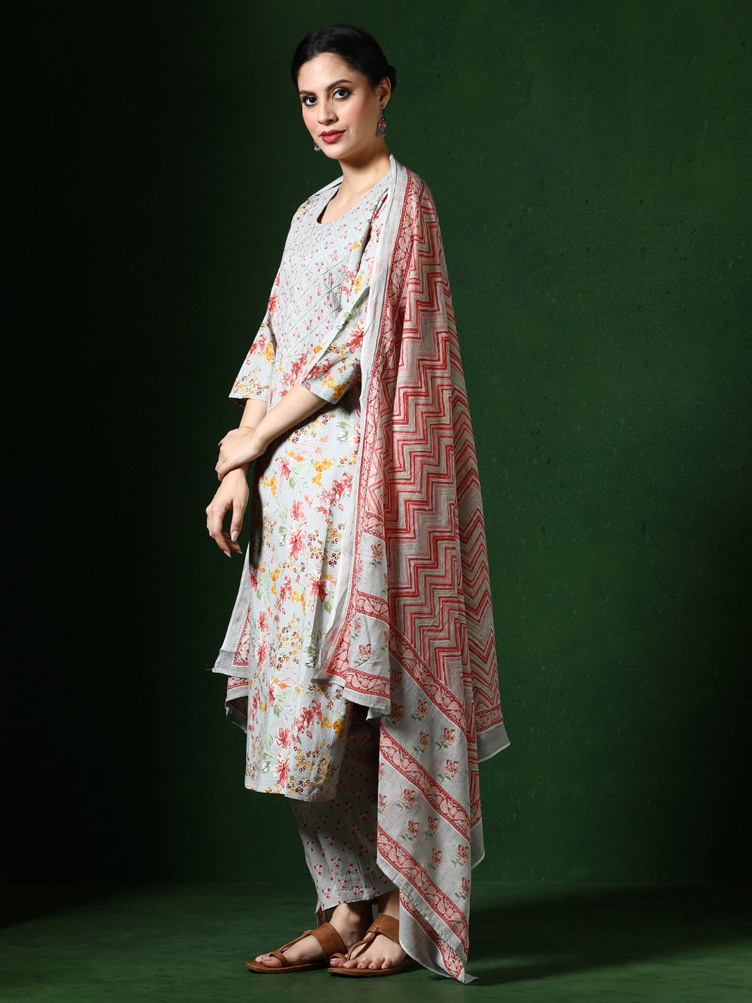 Floral Embroidered Straight Pure Cotton Kurta & Trousers Sets
