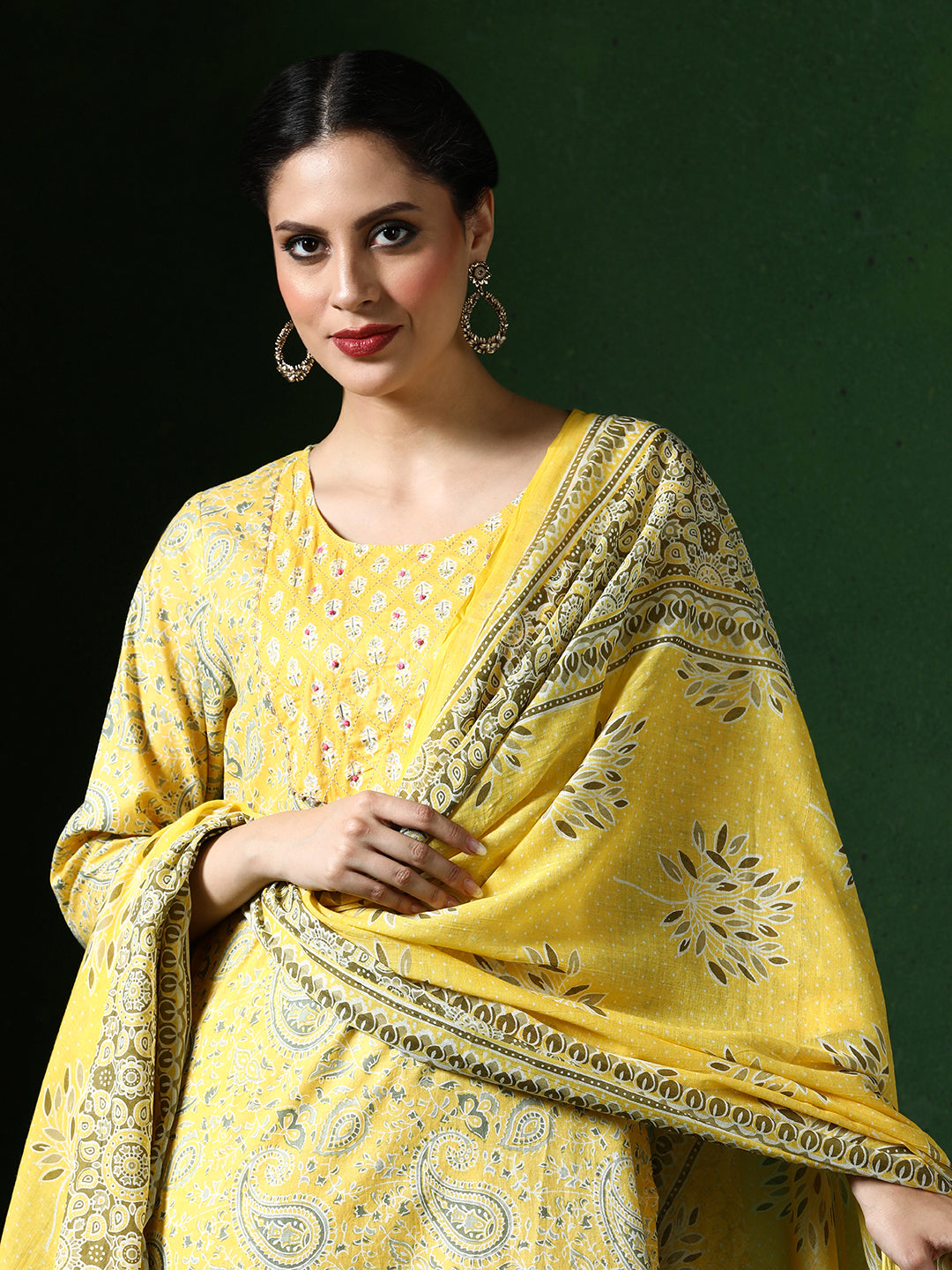 Floral Embroidered Straight Pure Cotton Kurta & Trousers Sets