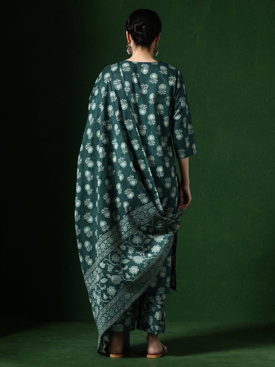 Floral Embroidered Straight Pure Cotton Kurta & Trousers Sets