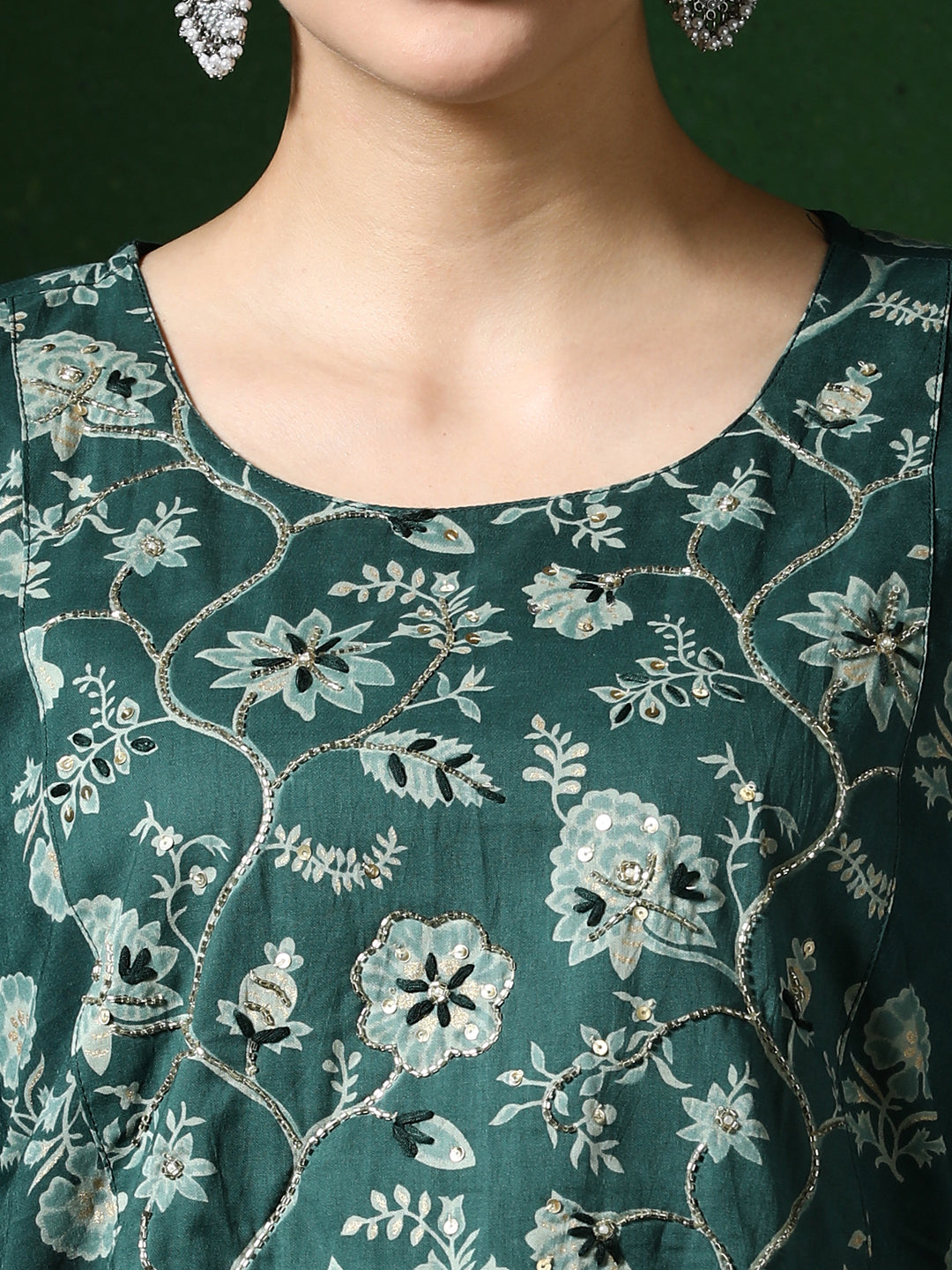 Floral Embroidered Straight Pure Cotton Kurta & Trousers Sets